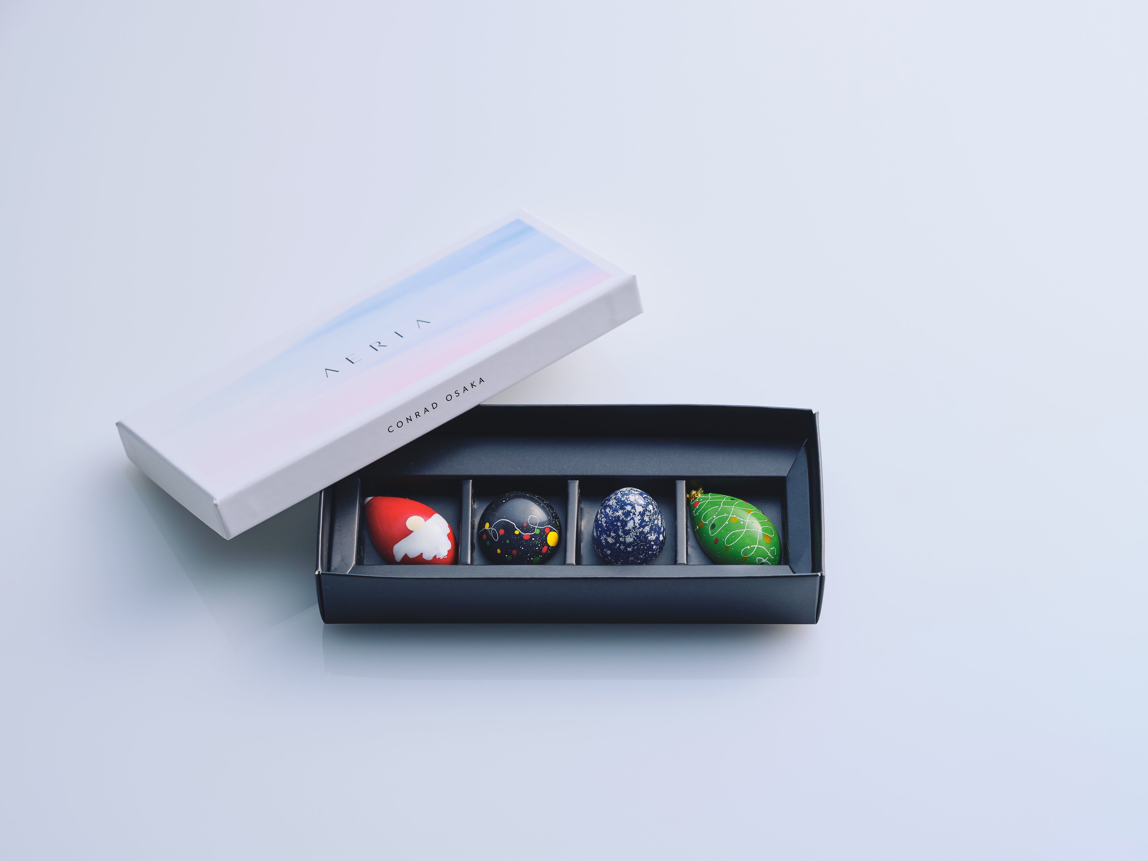 コンラッド・クリスマスチョコレート4個