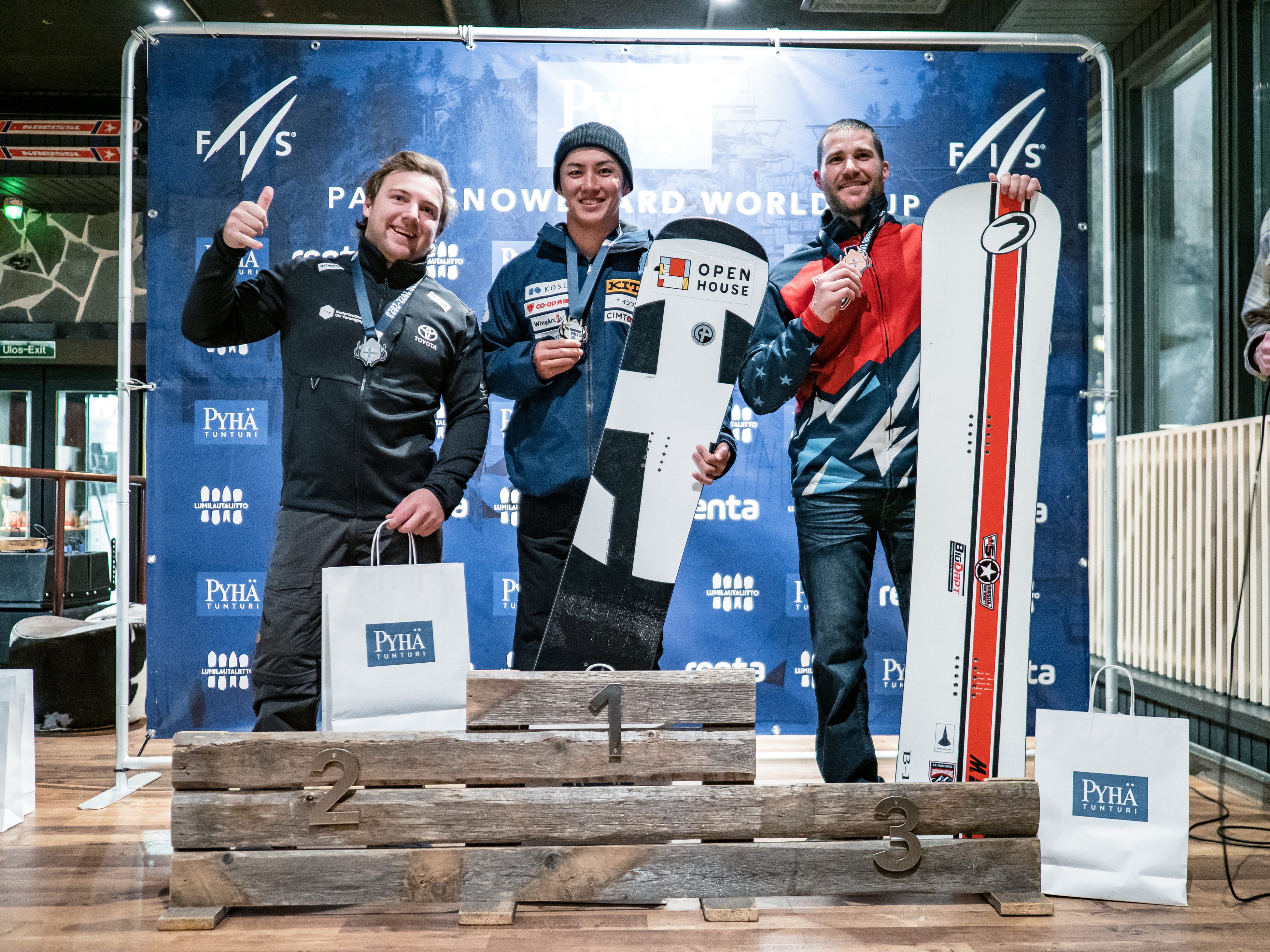 2023W杯（フィンランド）優勝時の写真