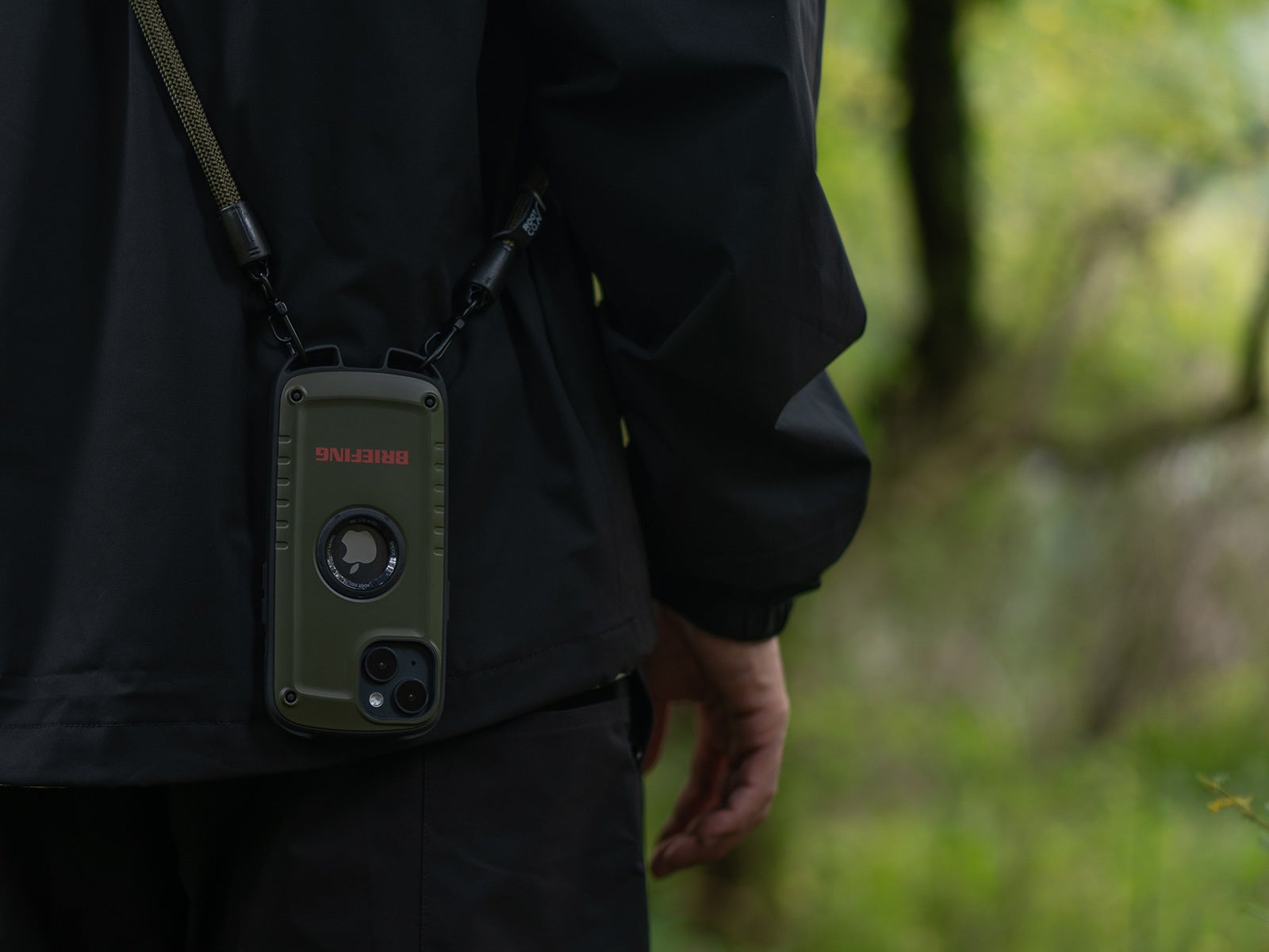 BRIEFING×ROOT CO.コラボレーション、カラビナループ搭載＆米国mil規格