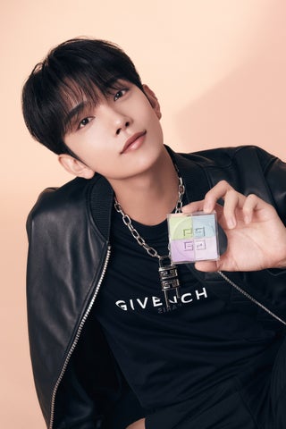 SEVENTEENのJOSHUAがジバンシイ ビューティーの『プリズム・リーブル』キャンペーンに登場 SEVENTEENのJOSHUAがジバンシイ ビューティーの『プリズム・リーブル』キャンペーンに登場