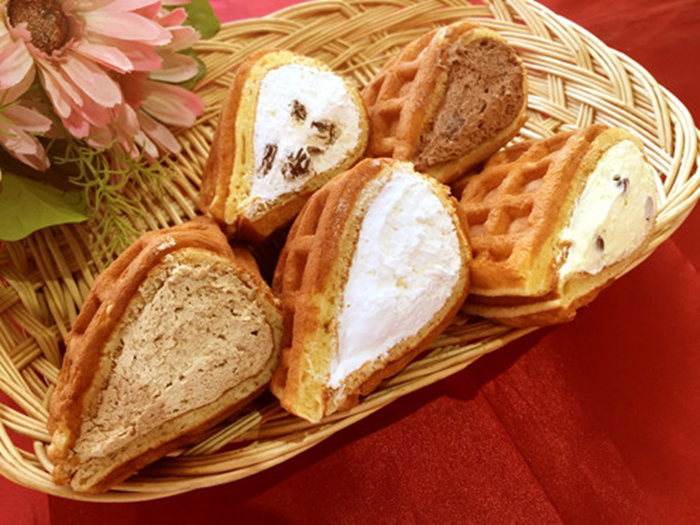 売り切りSALE＊１点限定＊チャーム付きワッフル編みトートバッグ ワッフル状の飾り切りでおしゃれサラダに『ワッフルピーラー』｜ののじ