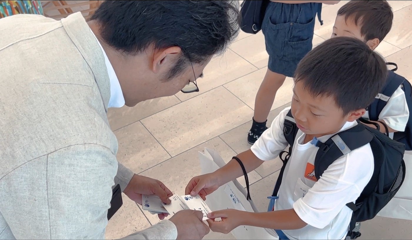 鈴木社長と名刺交換