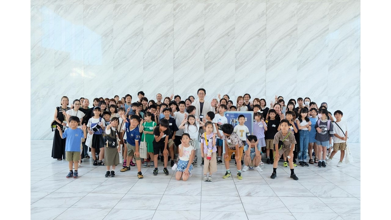 全員での集合写真（ワールド北青山ビル開催）