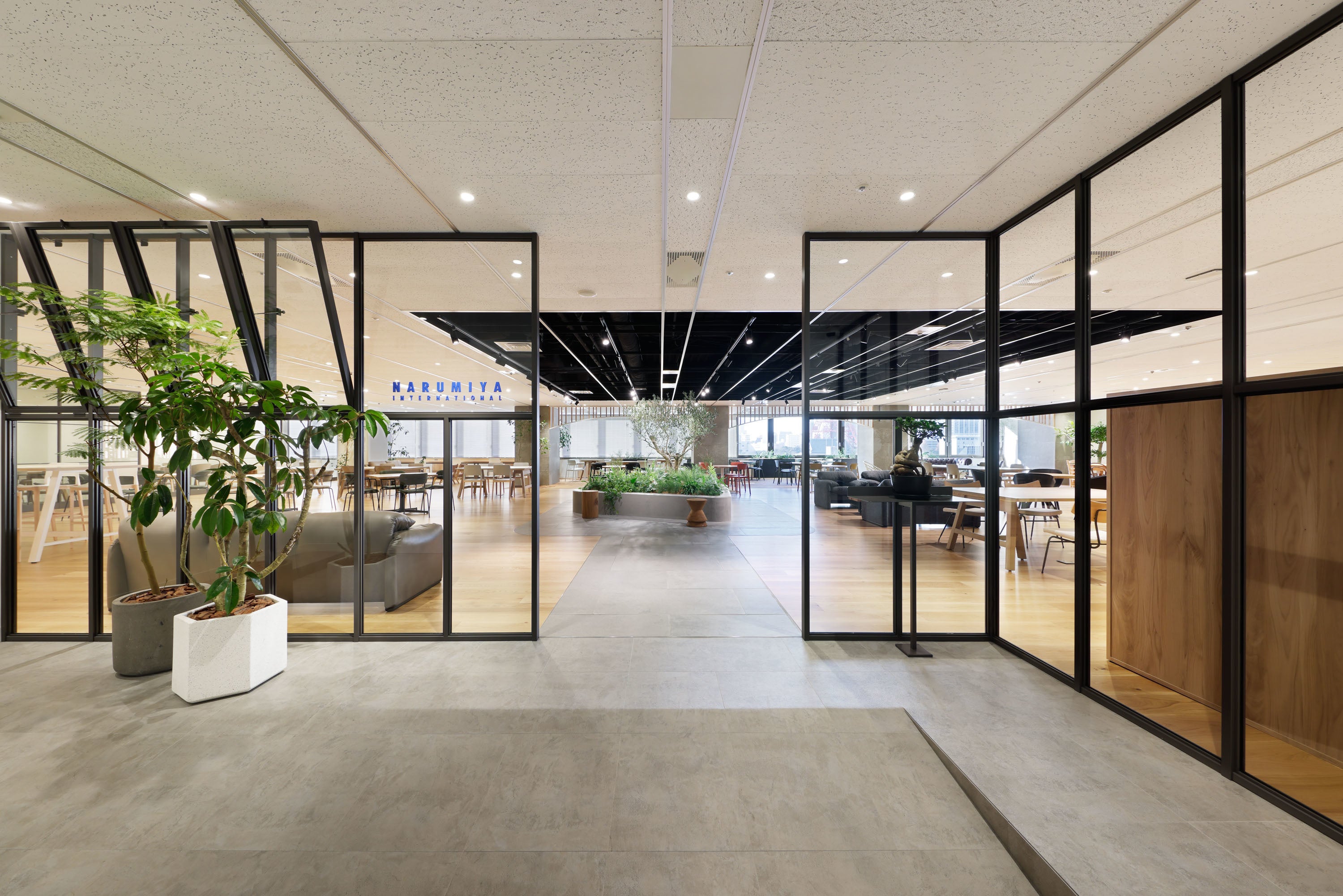 ナルミヤ・インターナショナル　新オフィス（東京都港区芝公園2-4-1 芝パークビルB館9階）