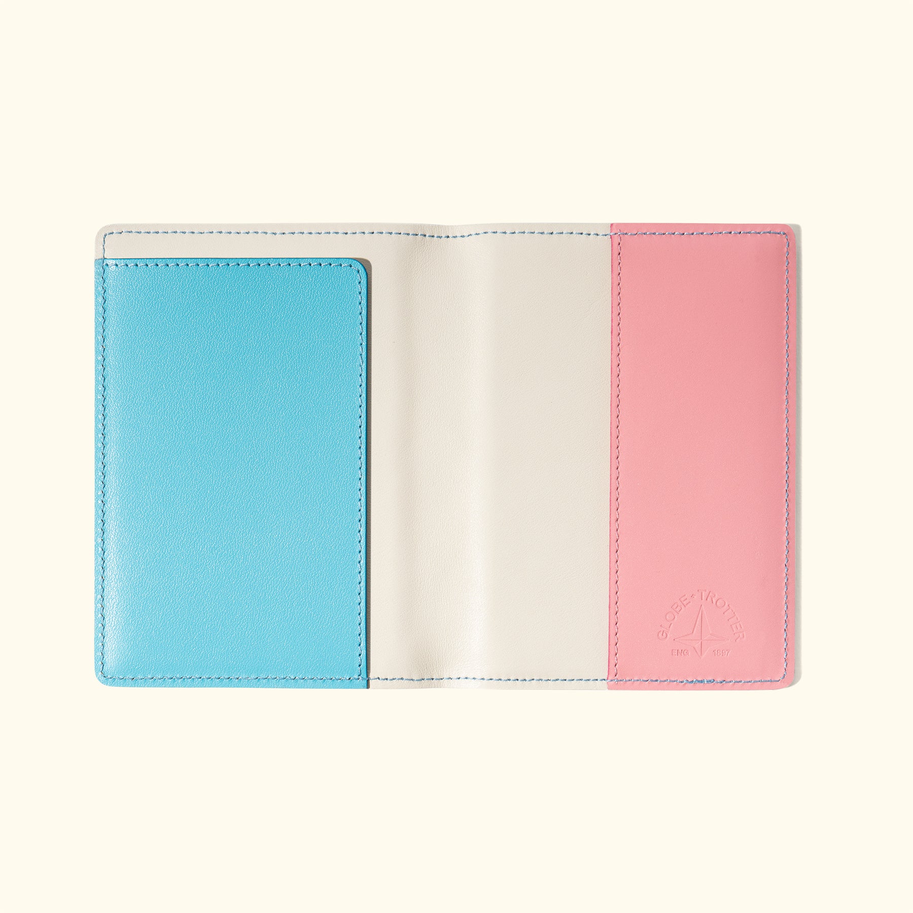 パスポートカバー 29,700円（税込）