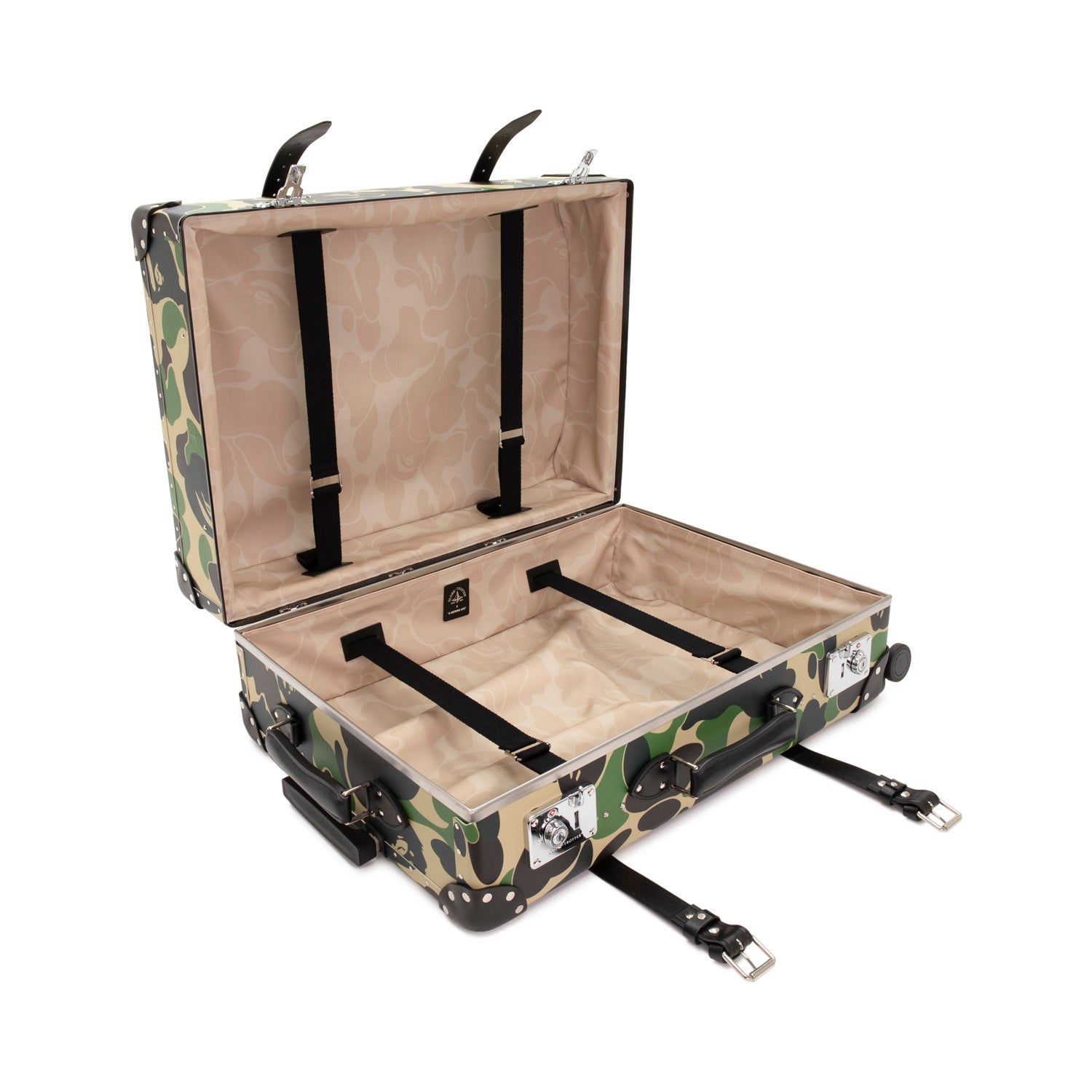 エイプキャリーバック A BATHING APE® X GLOBE - TROTTER | bape.com
