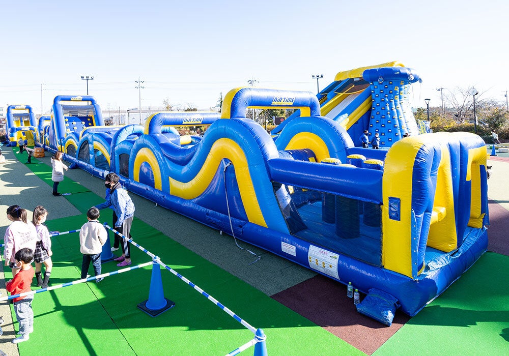 巨大エアースライダーは全長35m