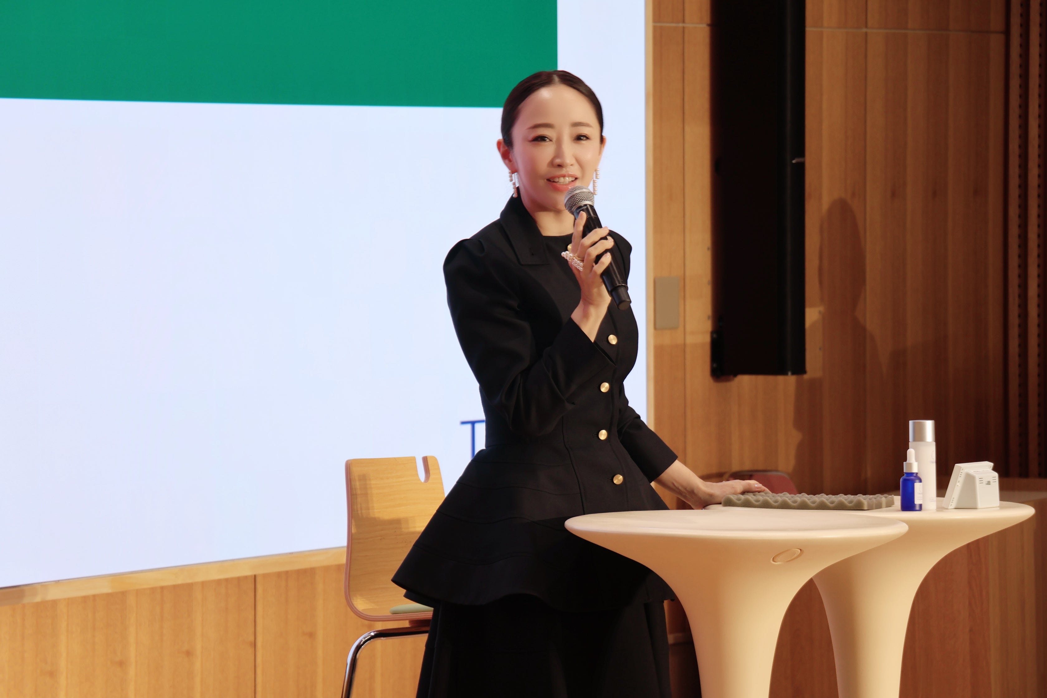 【美品】美人カンパニー スキンケア＆クッションファンデ 豪華5点セット hince（ヒンス）］セカンドスキン メッシュマットクッション 発売日