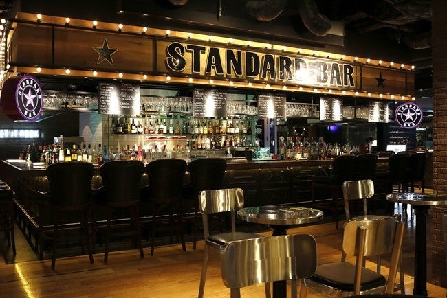 GOOD EAT TABLE & STANDARD BAR