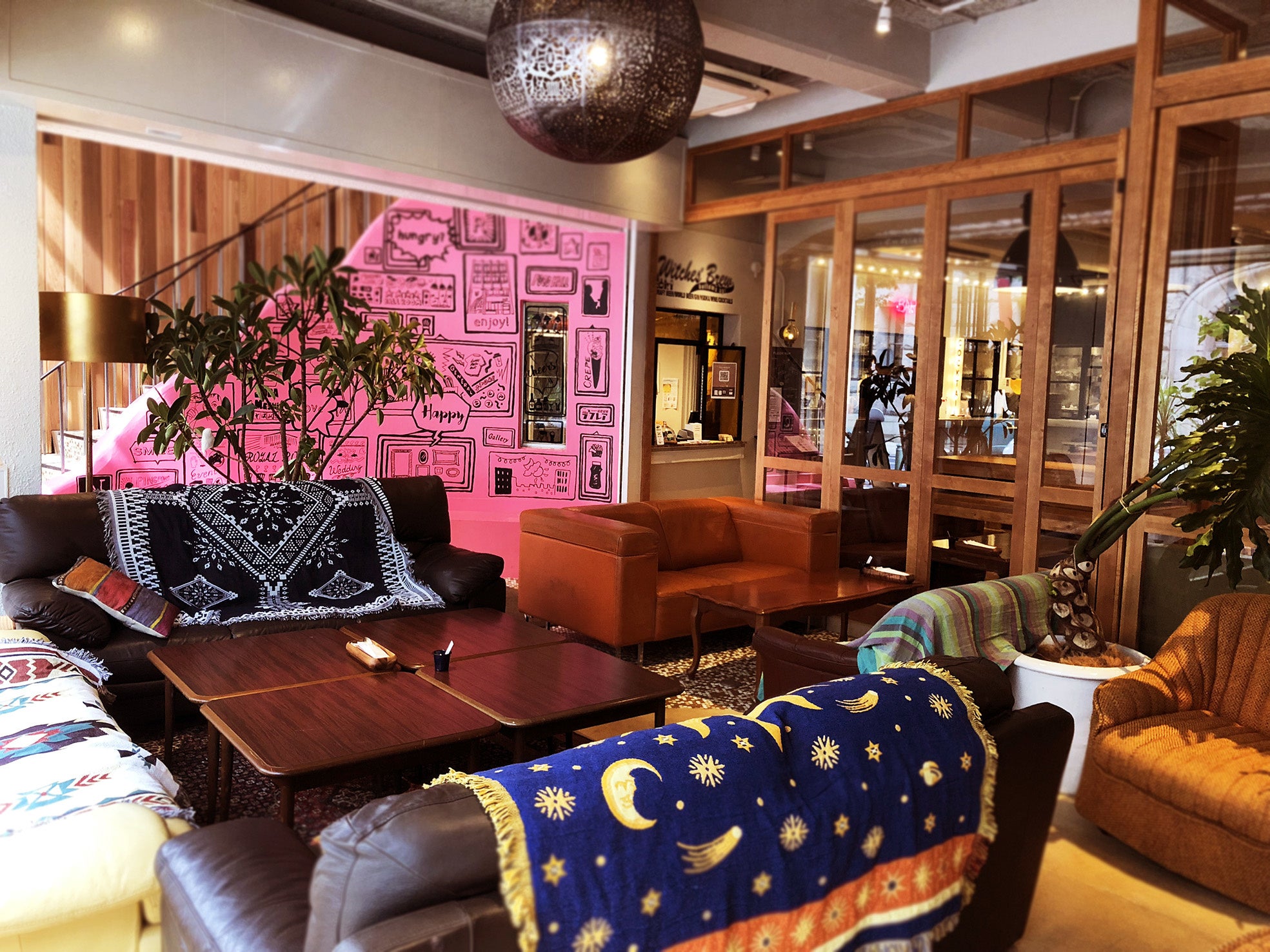 1F入口側 ソファエリア