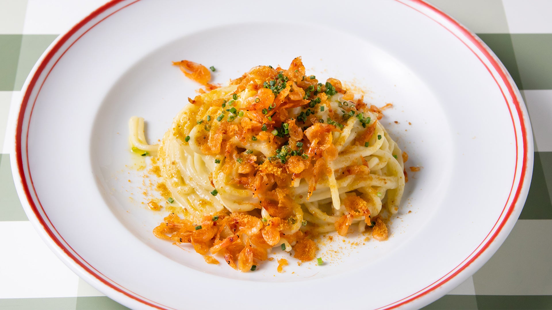 グラニャーノ産スパゲティ 桜えびとボッタルガのソース