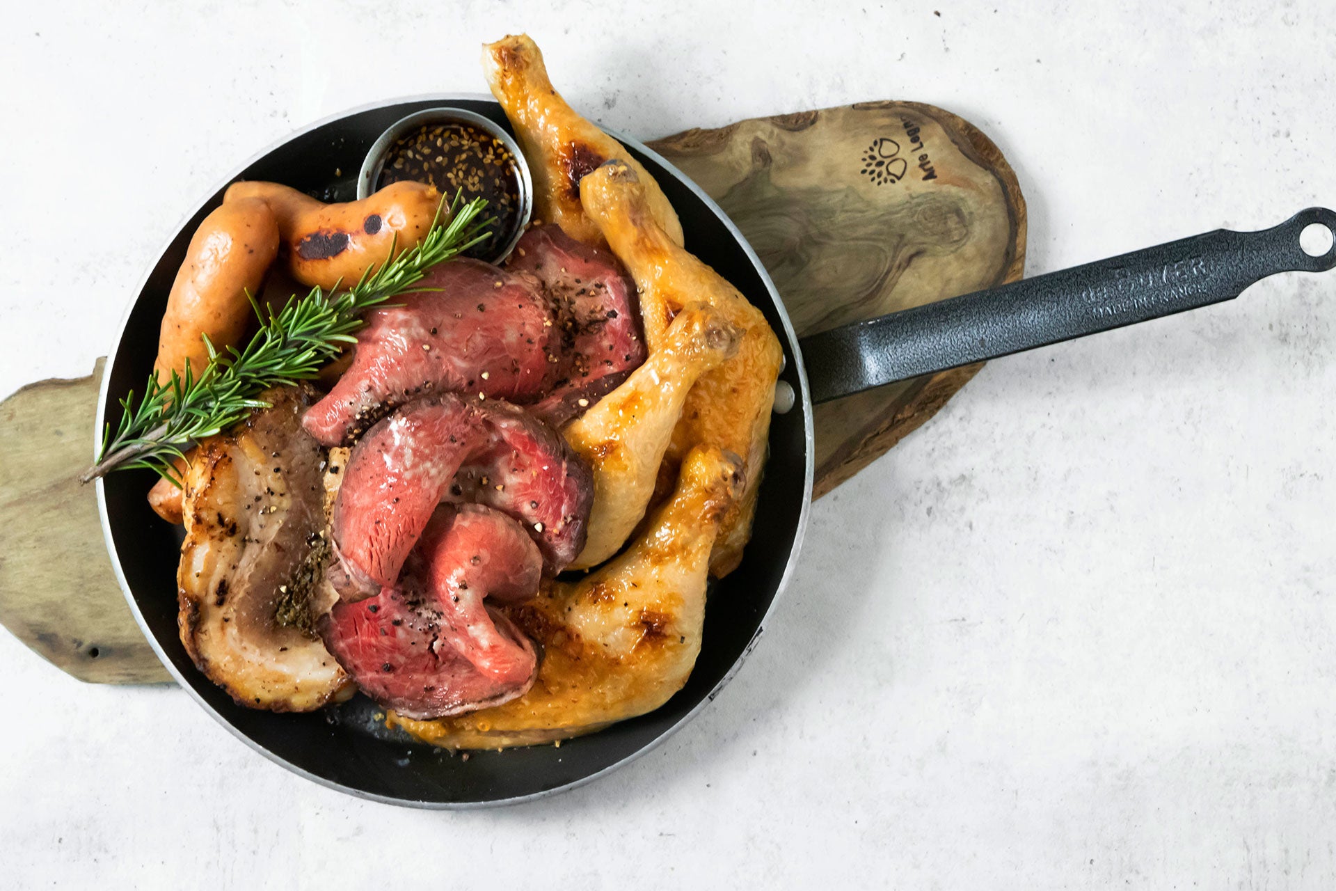 「BBQプレートプラン」のメイン料理はビーフ＆ポーク＆チキン！