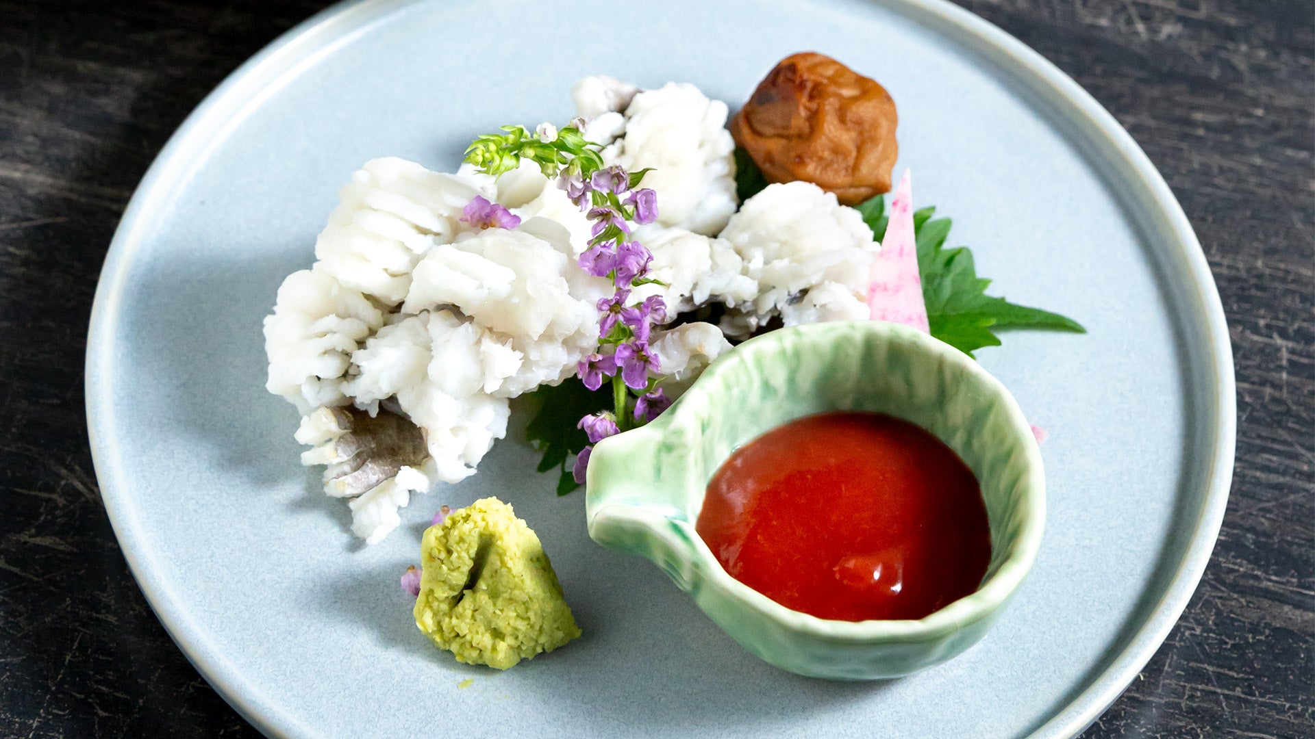 鱧の湯引き　1100円