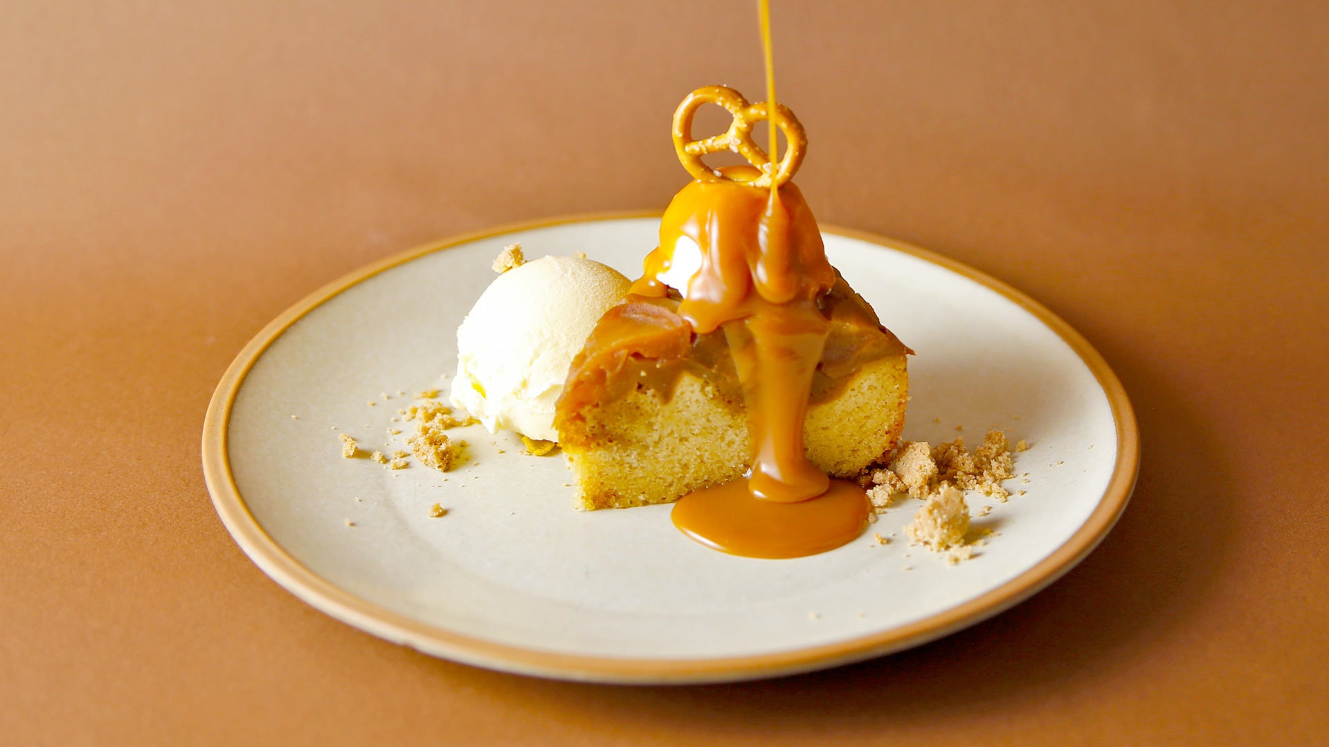 林檎のアップサイドダウンケーキ　890円