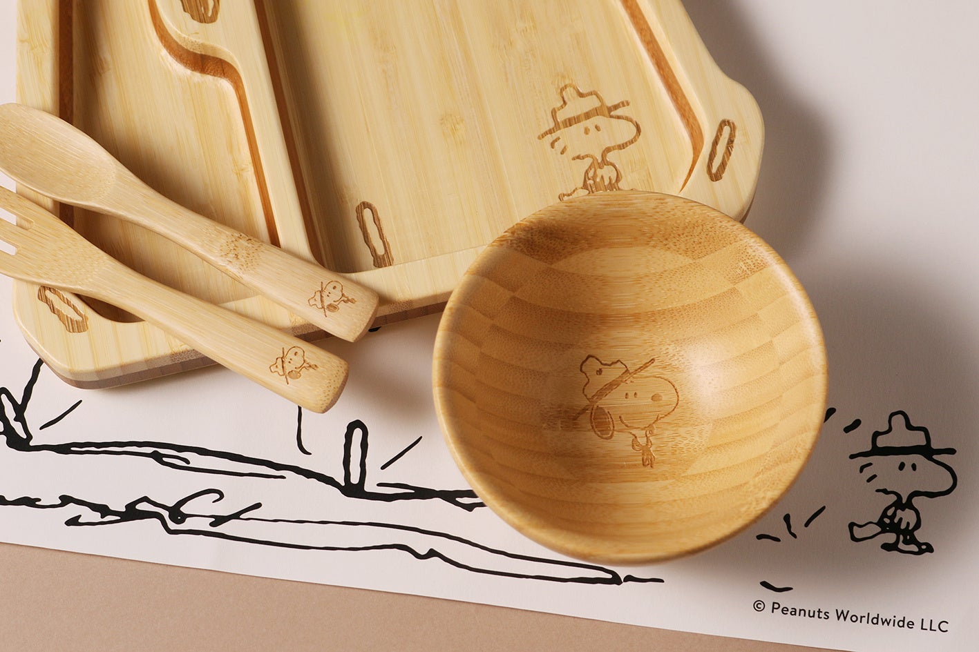 【オンラインショップ限定】バンブープレートセット ビーグル・スカウト © 2024 Peanuts Worldwide LLC