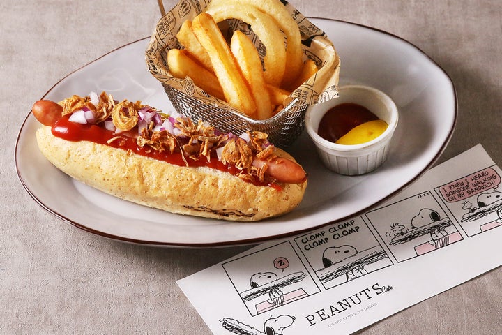 PEANUTS Cafe 名古屋でスヌーピーと仲間たちをテーマにしたハンバーガーが新登場! PEANUTS Cafe 名古屋でスヌーピーと仲間たちをテーマにしたハンバーガーが新登場!