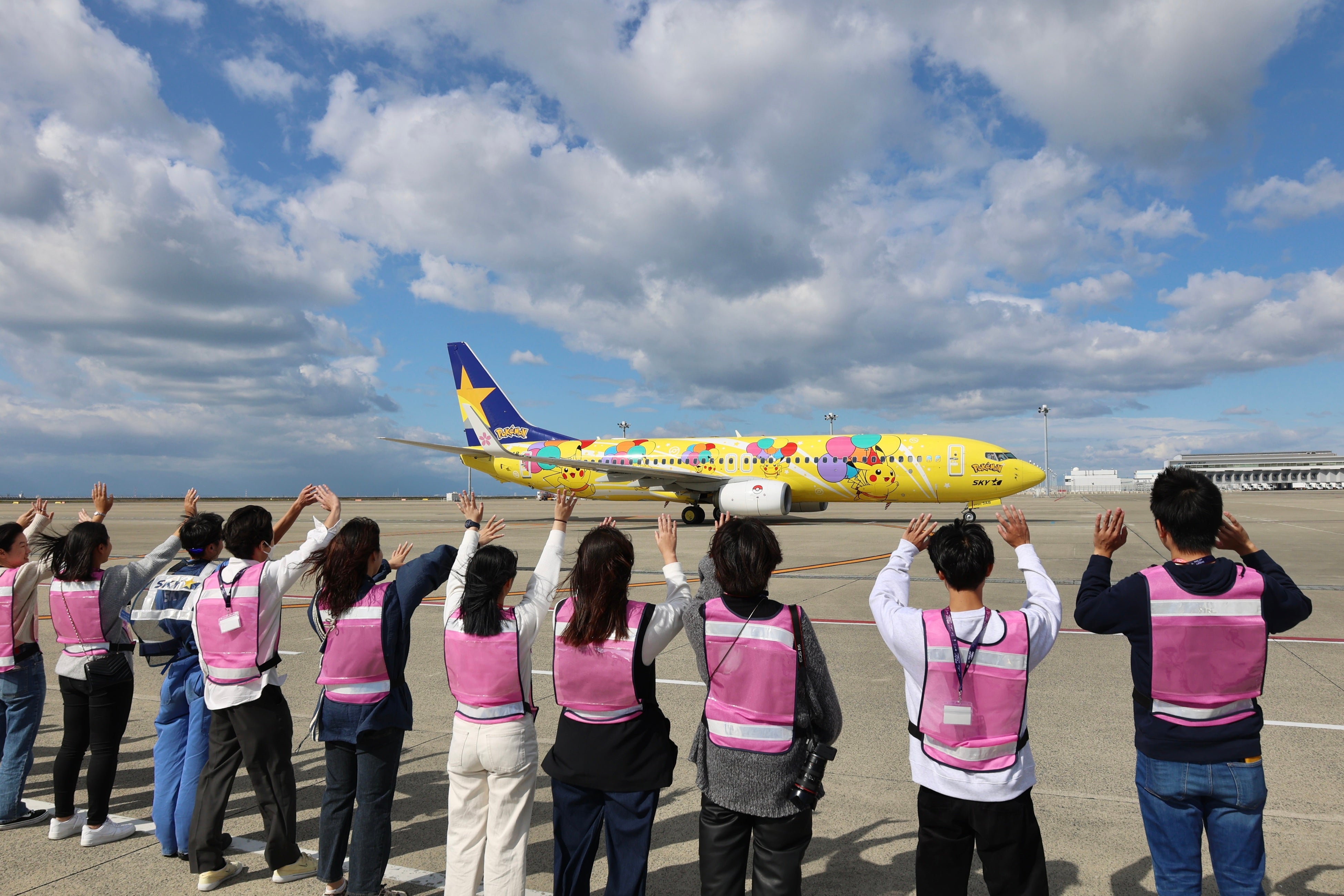 スカイマークによる航空機のお見送り体験