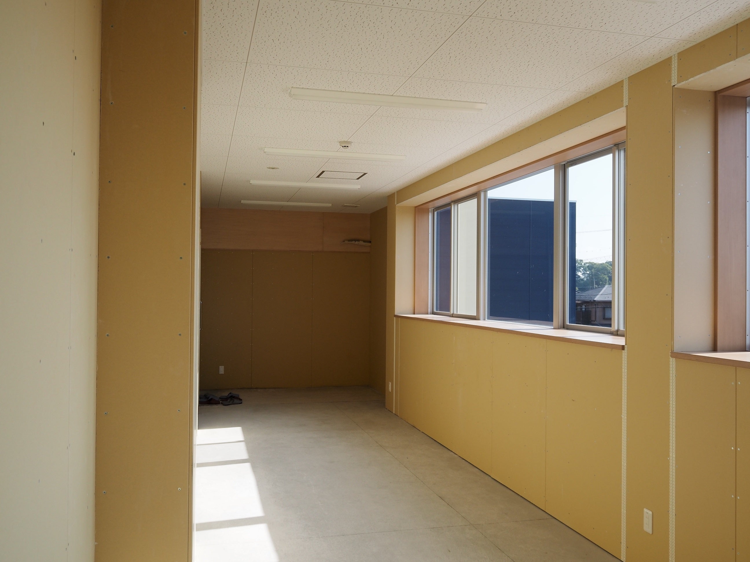 床板と漆喰を塗る前の託児室