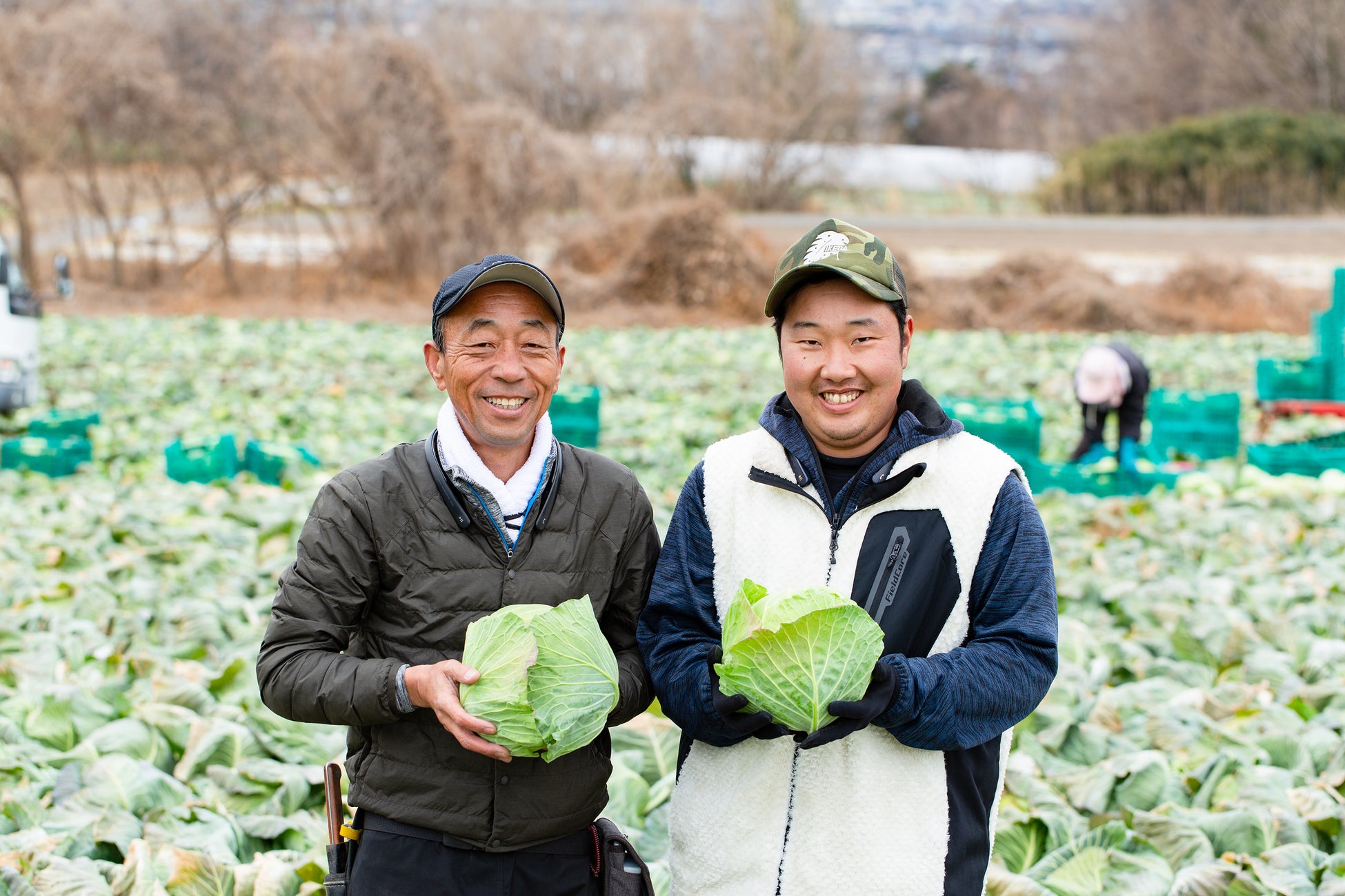 (株)野菜くらぶ 阿部 順一さん(左)・樹さん(右)