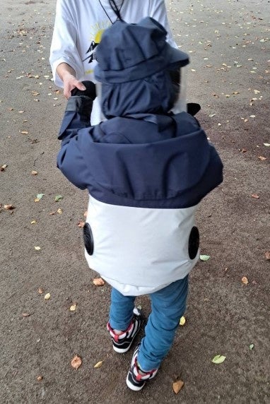 寄贈した防護服使用中