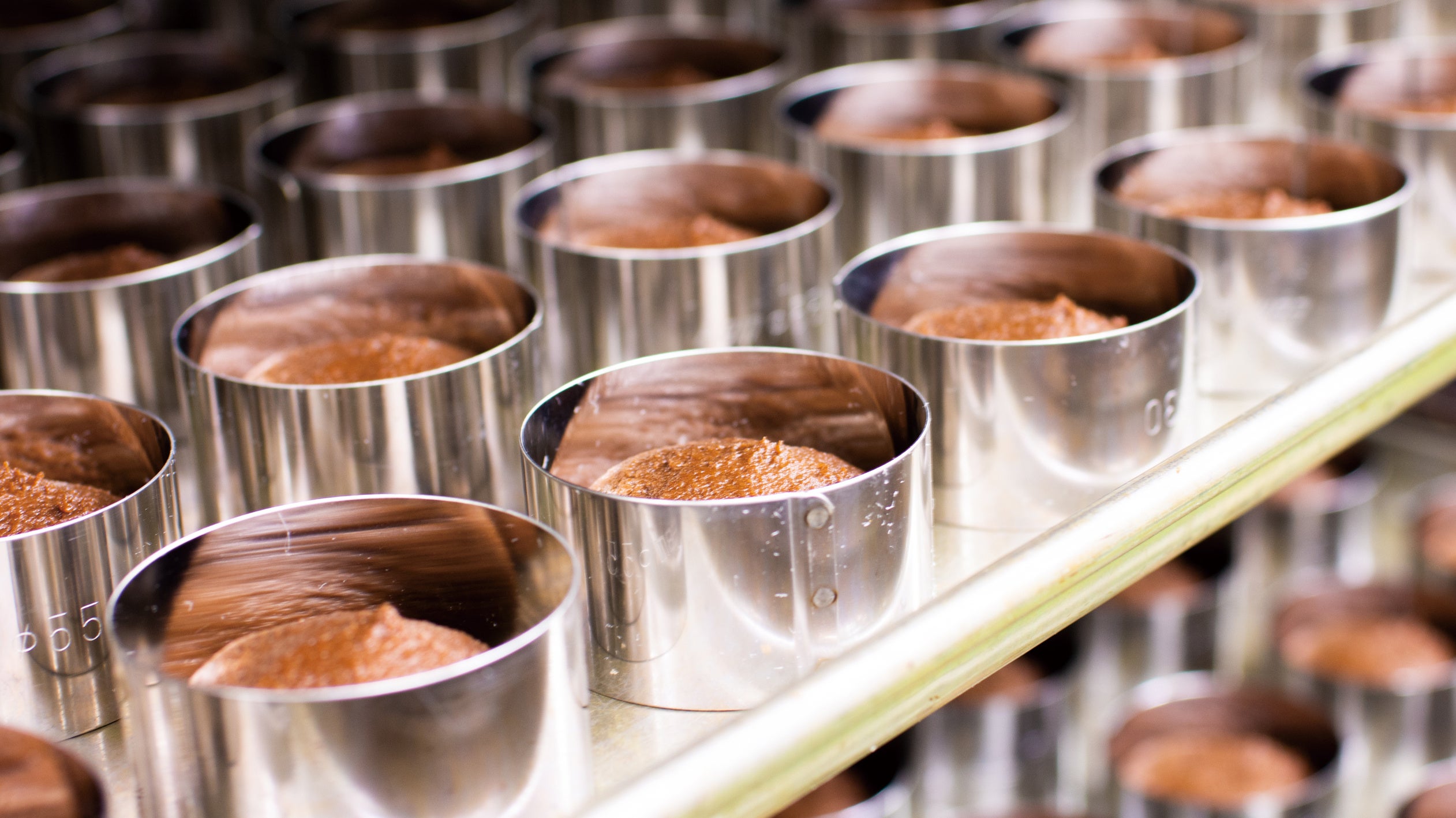 2,000個以上の試作を重ねたラムレーズンスイーツ