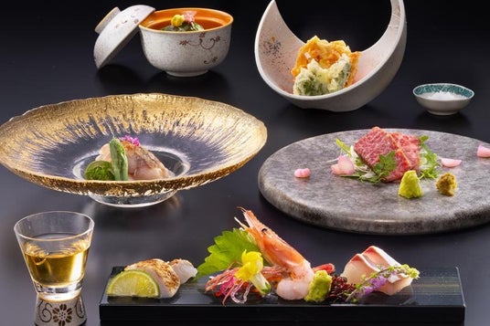 石川県・吉祥やまなか【美味少賛】加賀能登の旬、贅を尽くして少しずつ。のどぐろ、能登牛、鯛、桜海老、筍、ホタルイカ etc. 石川県・吉祥やまなか【美味少賛】加賀能登の旬、贅を尽くして少しずつ。のどぐろ、能登牛、鯛、桜海老、筍、ホタルイカ etc.