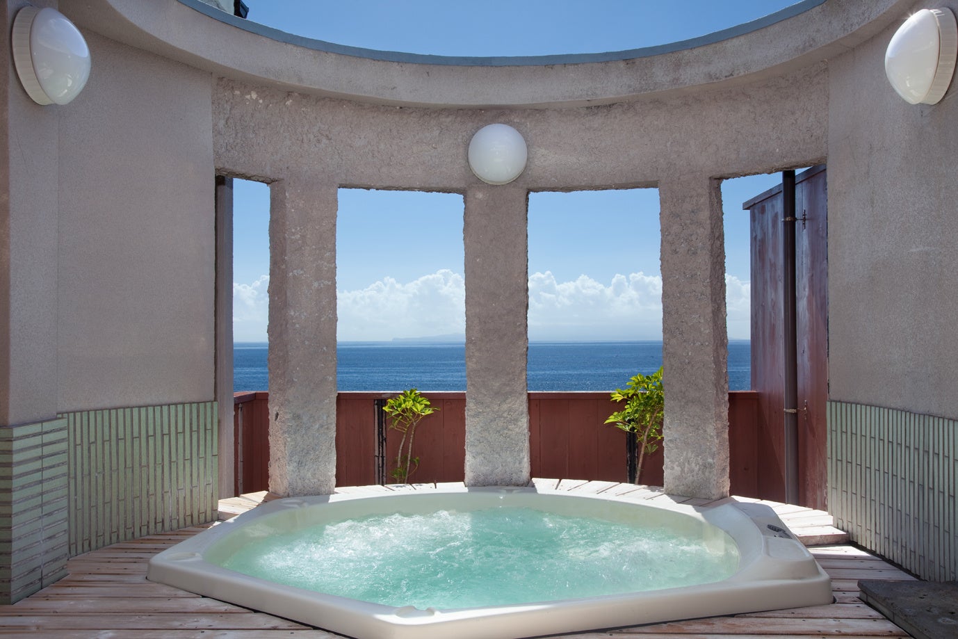 開放的なジェットバス（貸切風呂）