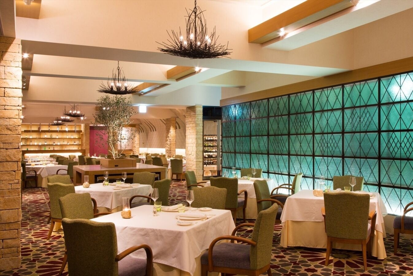 「フォーシーズン」店内イメージ