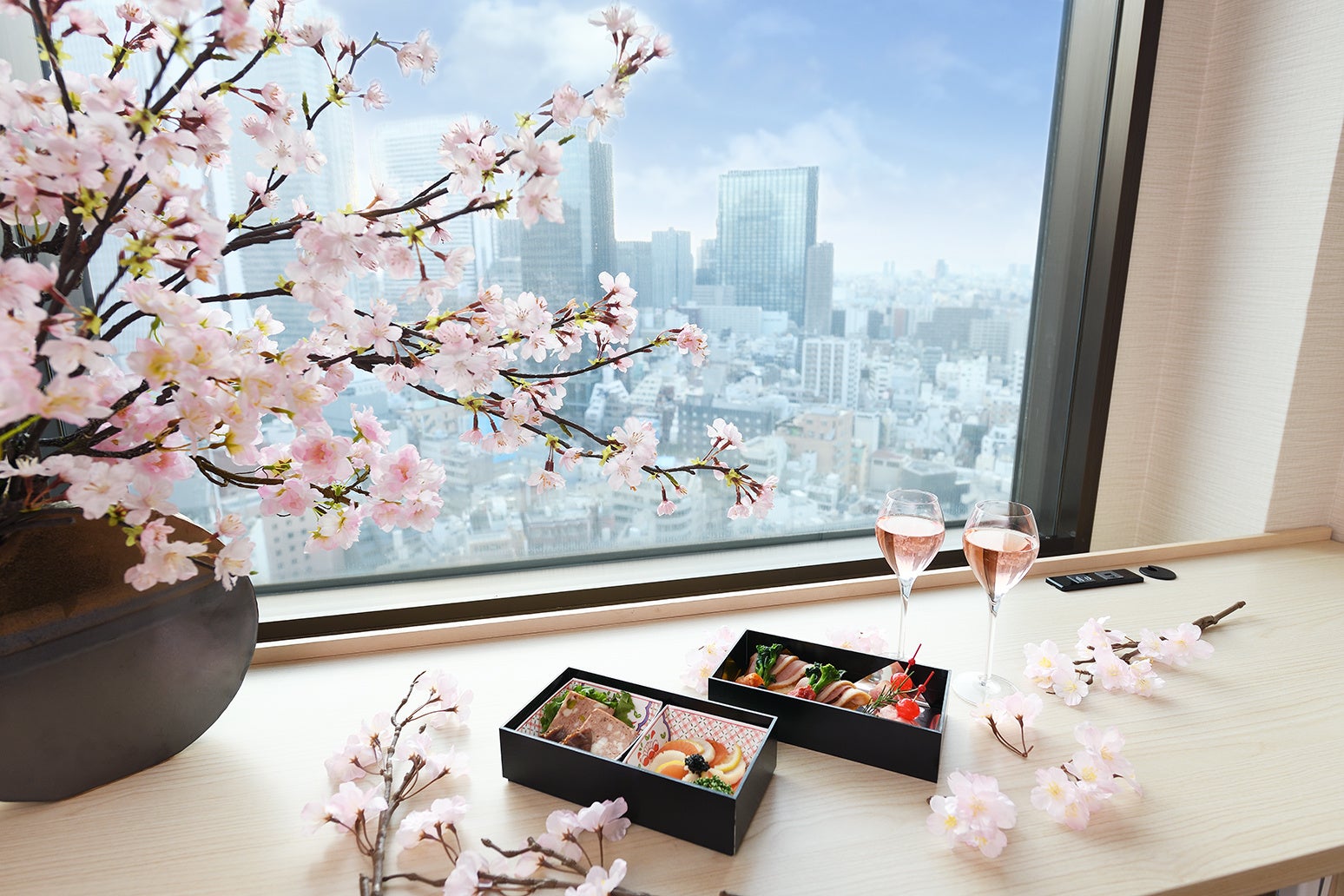 お部屋で春を感じる桜ステイ