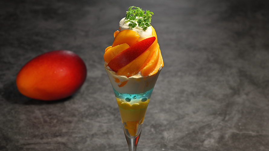 宮崎県産完熟マンゴー「太陽のタマゴ」パフェ