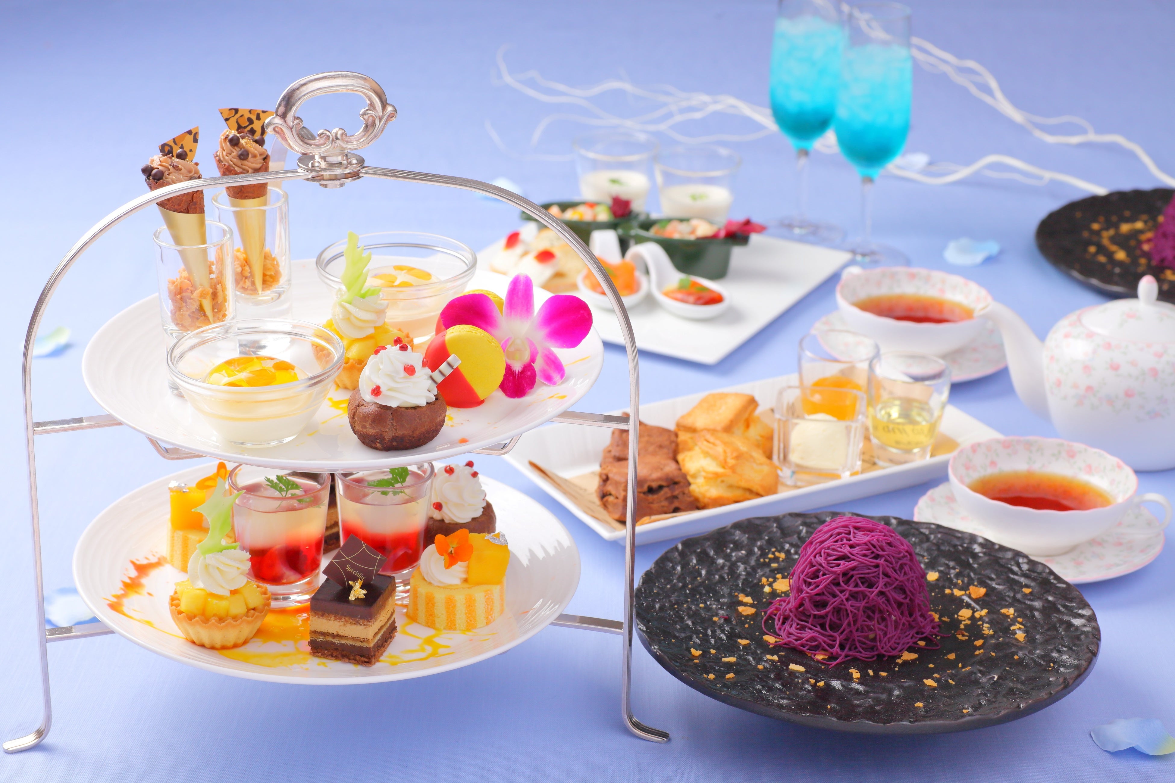 “推し”カラーを選べるモクテル付き トロピカルアフタヌーンティー