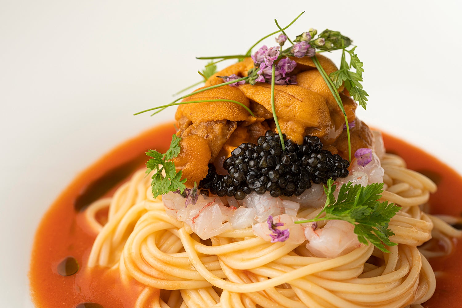 濃厚なウニの冷製フェデリーニ キャビアのアクセント イメージ