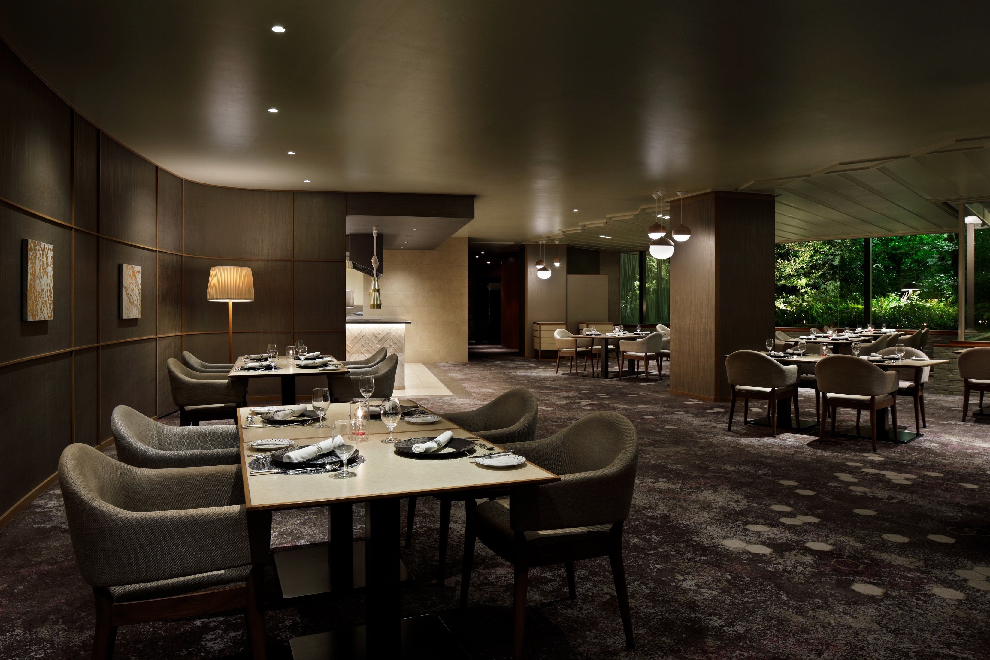 「メインダイニング iいと桜」