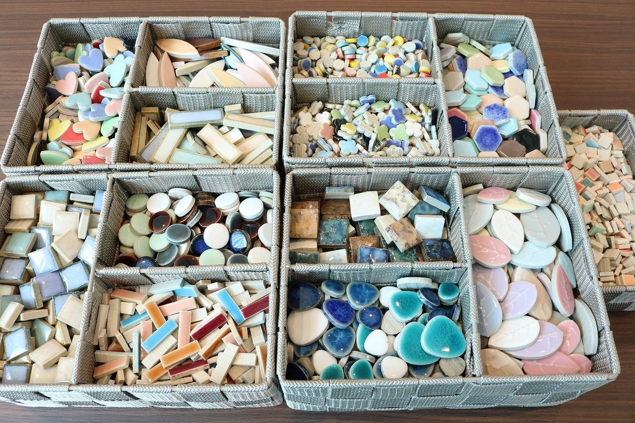 10種類以上の美濃焼タイルからお選びいただけるタイルバイキング