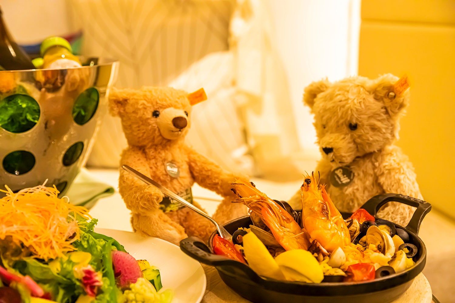 テディベアたちと楽しむディナーイメージ