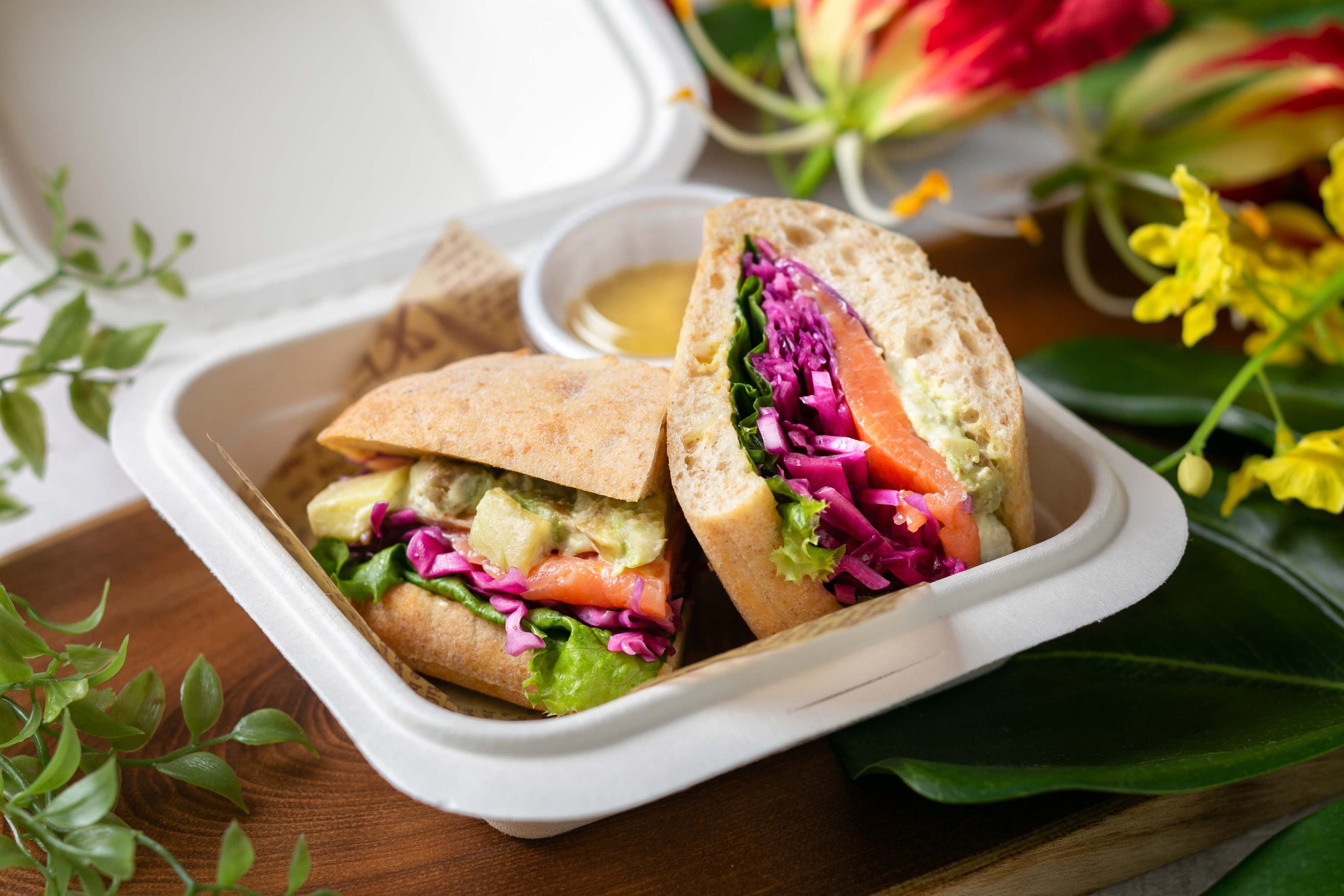 ハワイアンサンドウィッチ（サーモン＆アボカド）