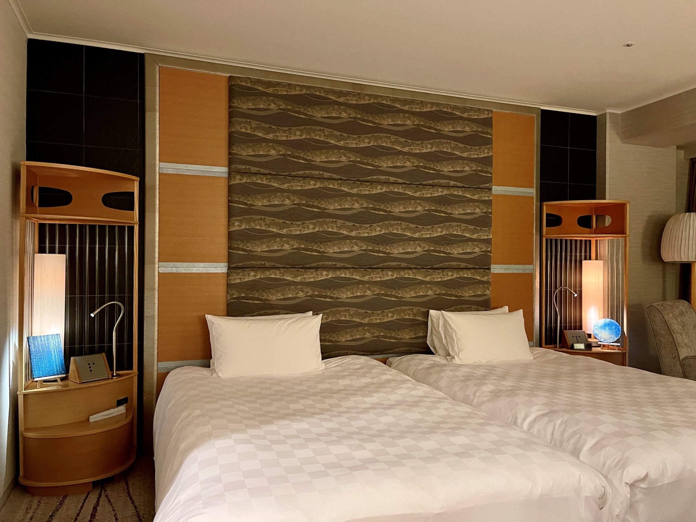 ベッドルームA：リラックスな異世界感