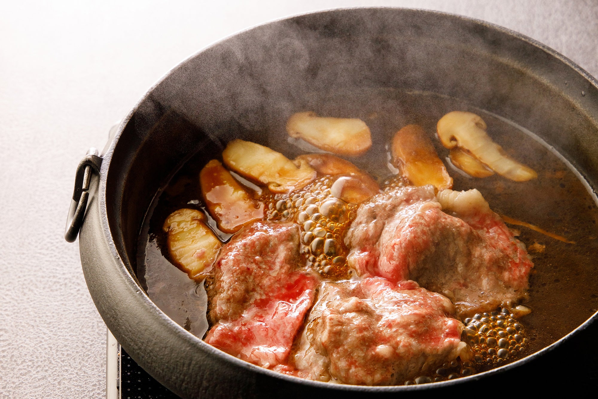 松茸と信州プレミアム牛肉のすき焼き