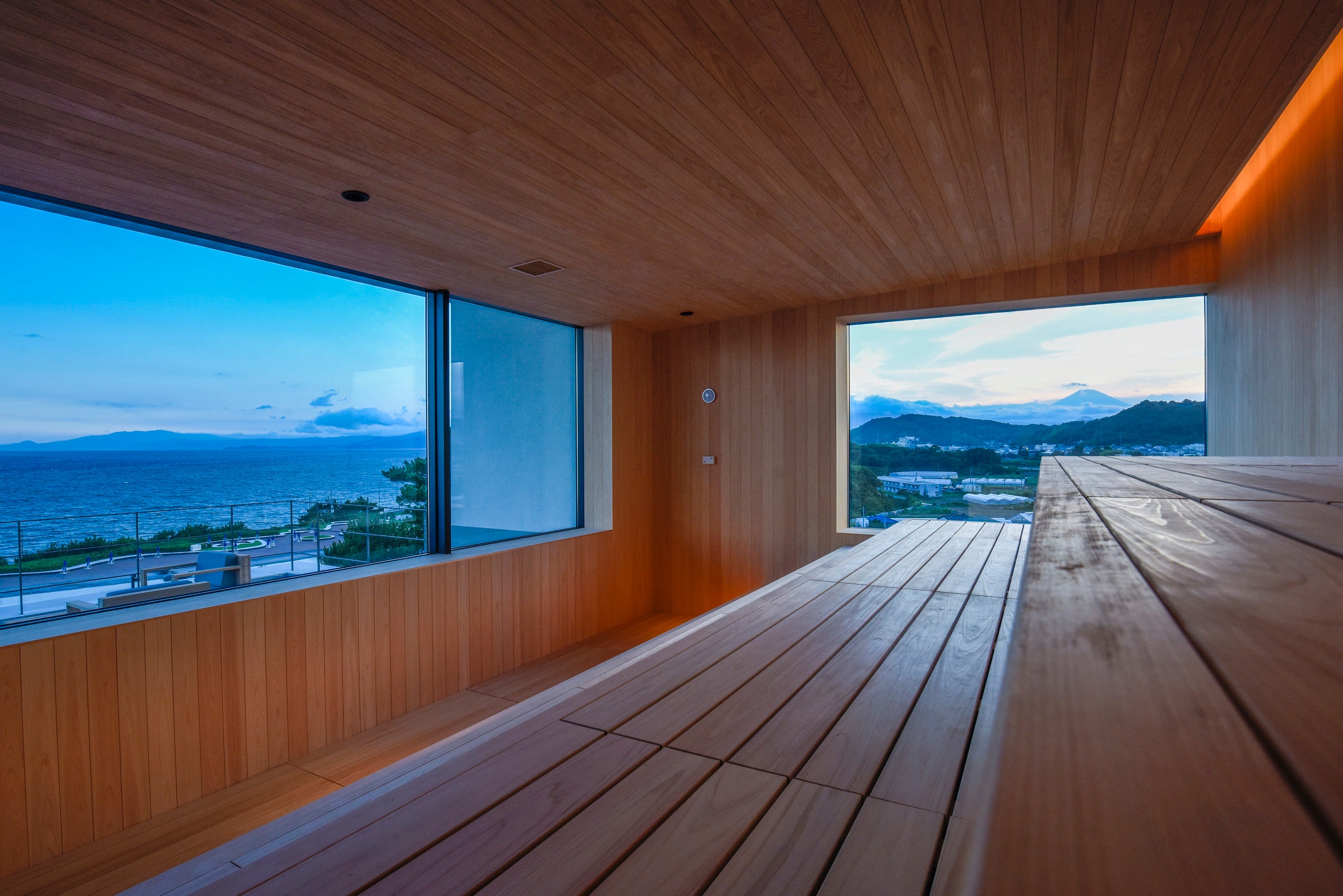 パノラミックサウナ