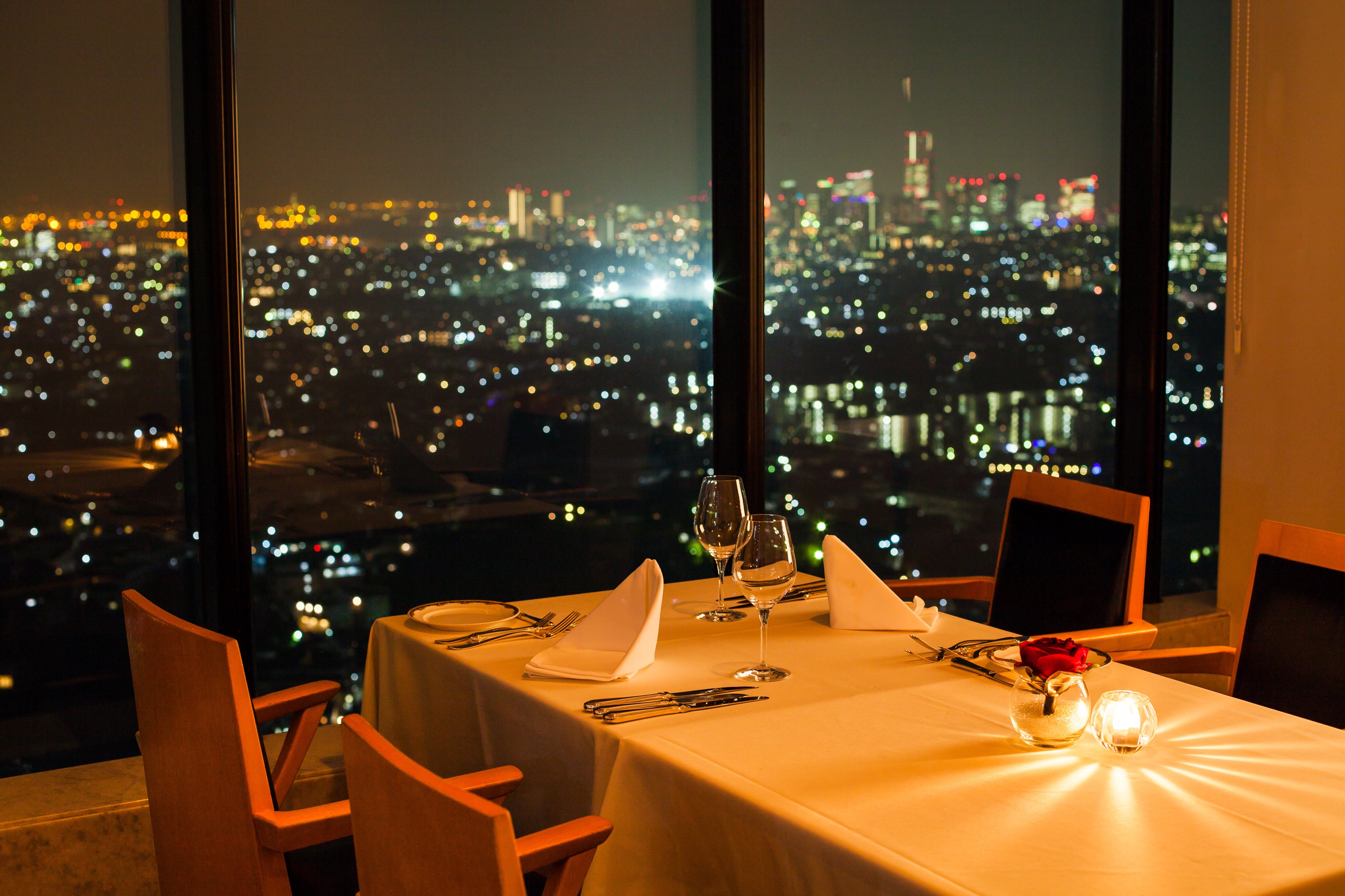 トップ オブ ヨコハマ 鉄板焼＆ダイニングのテーブル席