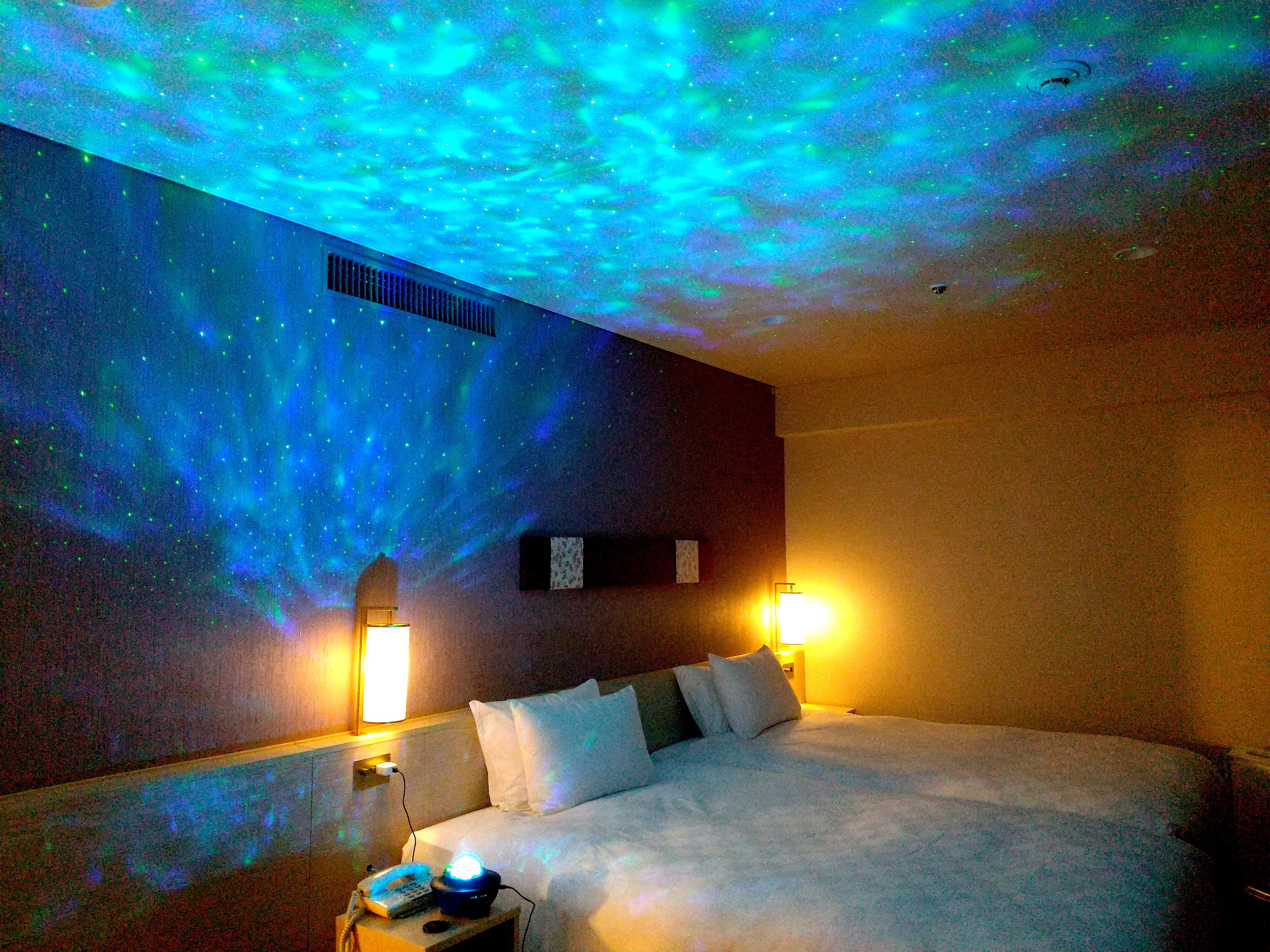 宿泊プラン 「ブリリアントクリスマスステイ」プロジェクター使用イメージ