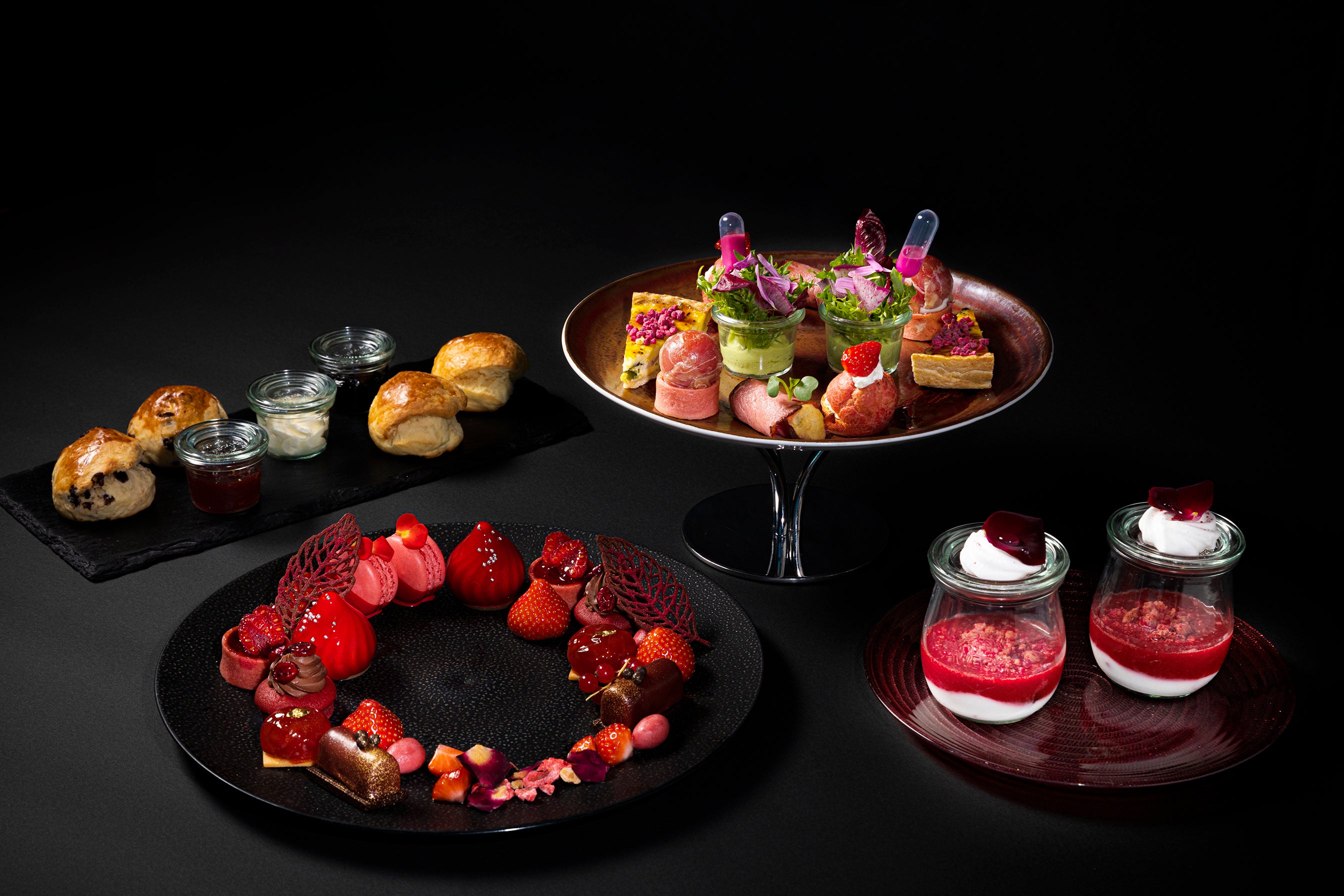 Glossy Strawberry Afternoon Tea イメージ（ザ・プリンスギャラリー 東京紀尾井町）