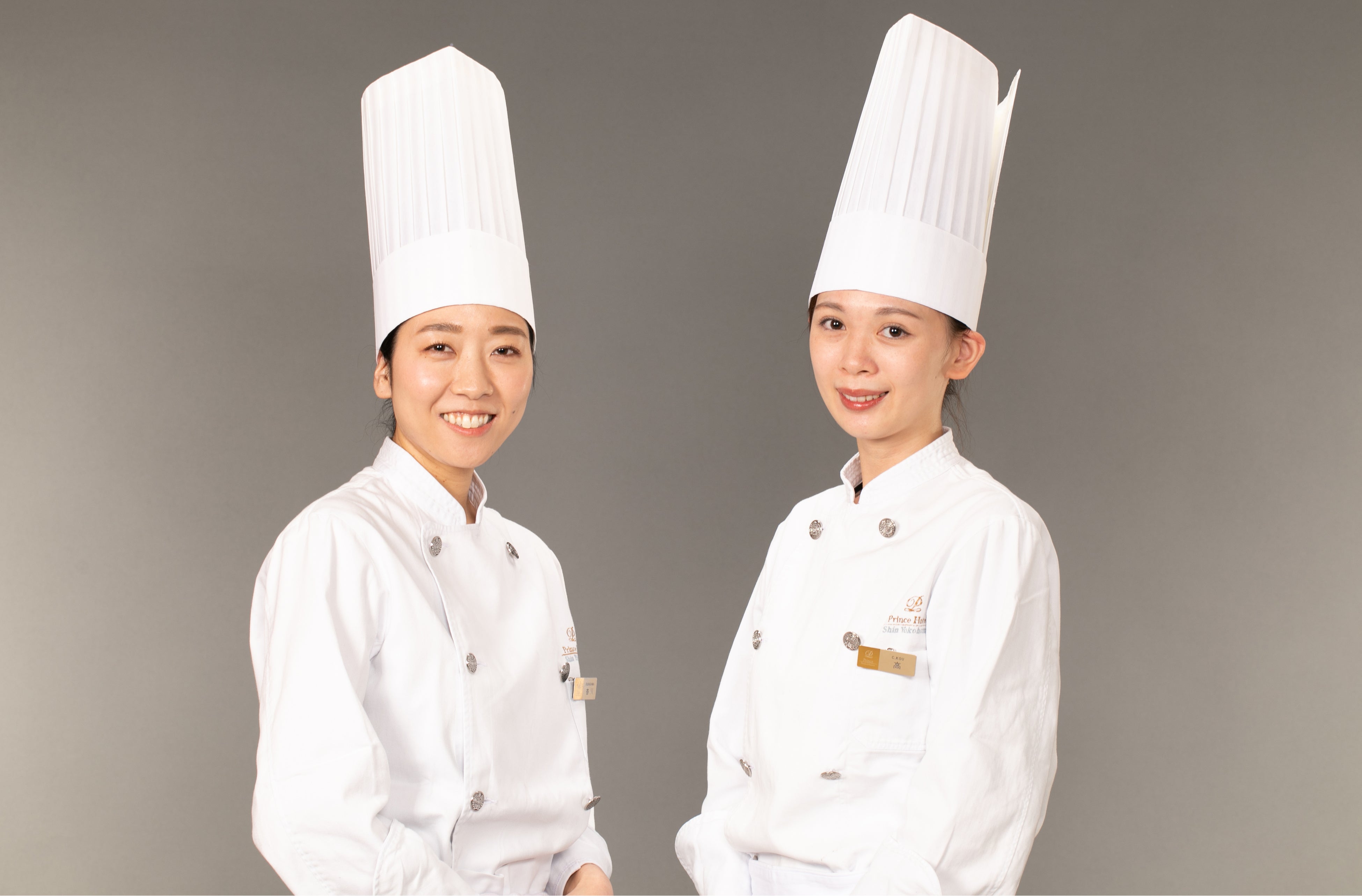 グランプリシェフ(左 製菓部門 香川) (右 中国料理部門 高)