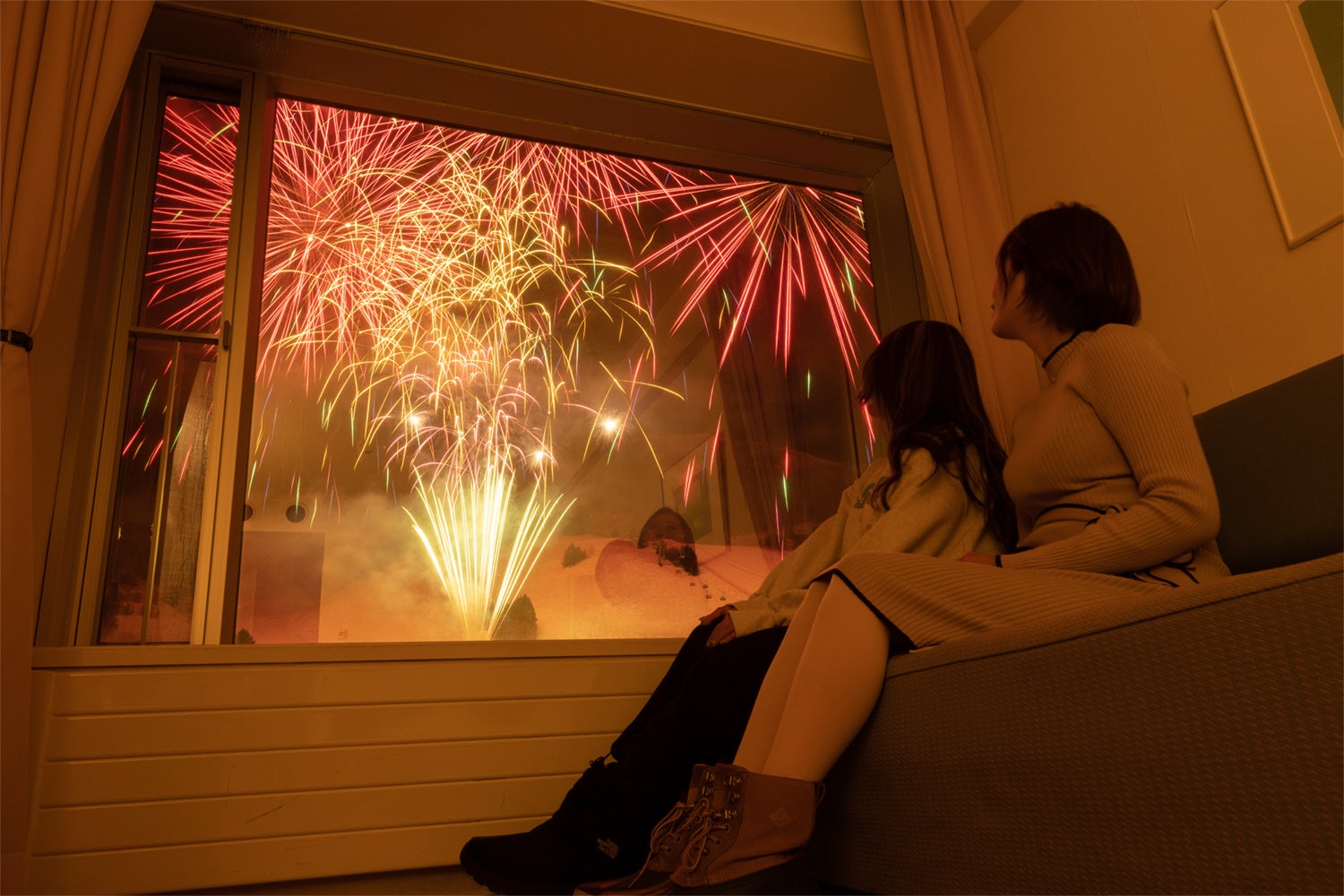 客室から眺める「ゲレンデ打上げ花火」」