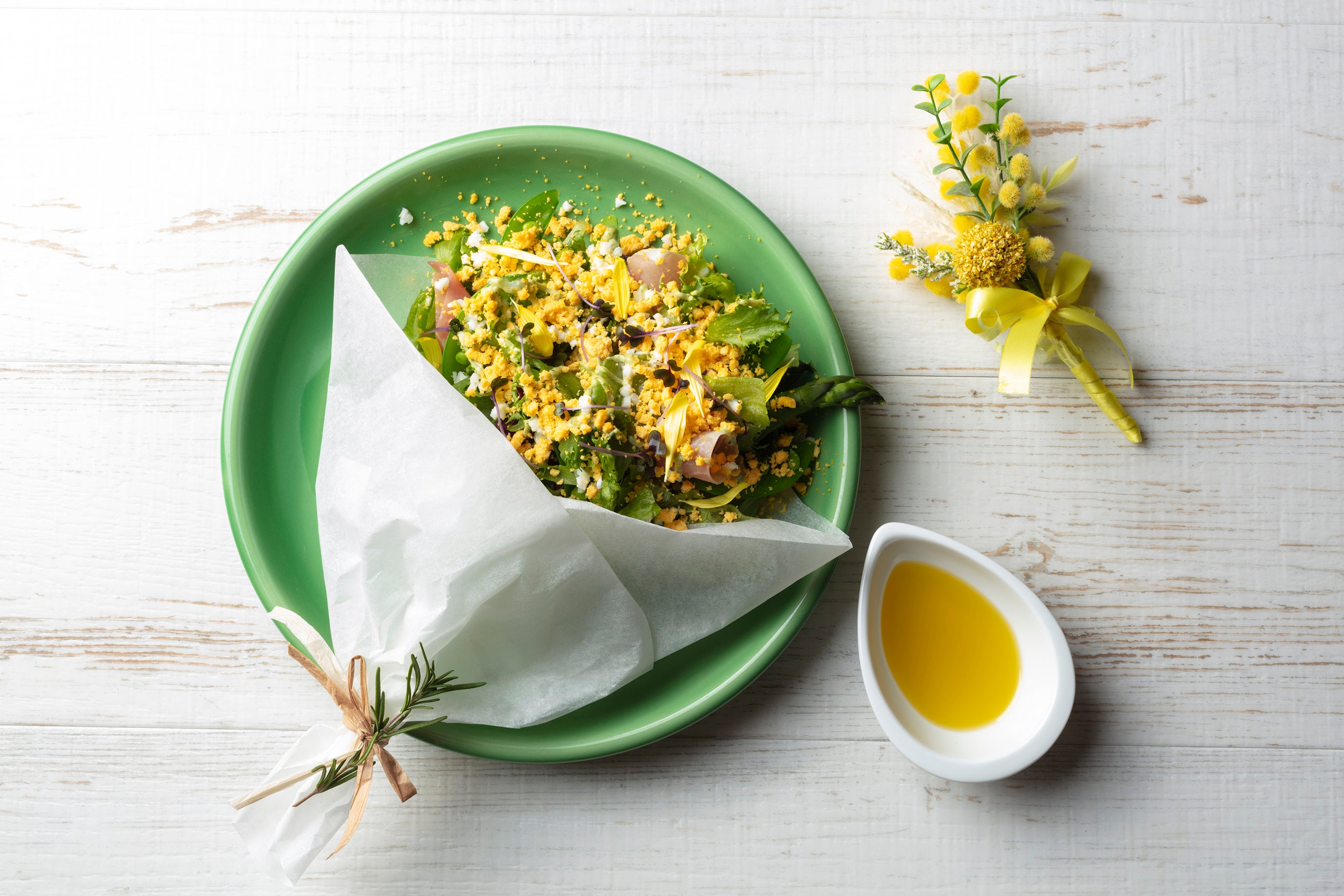生ハムと新ジャガイモのミモザブーケサラダ