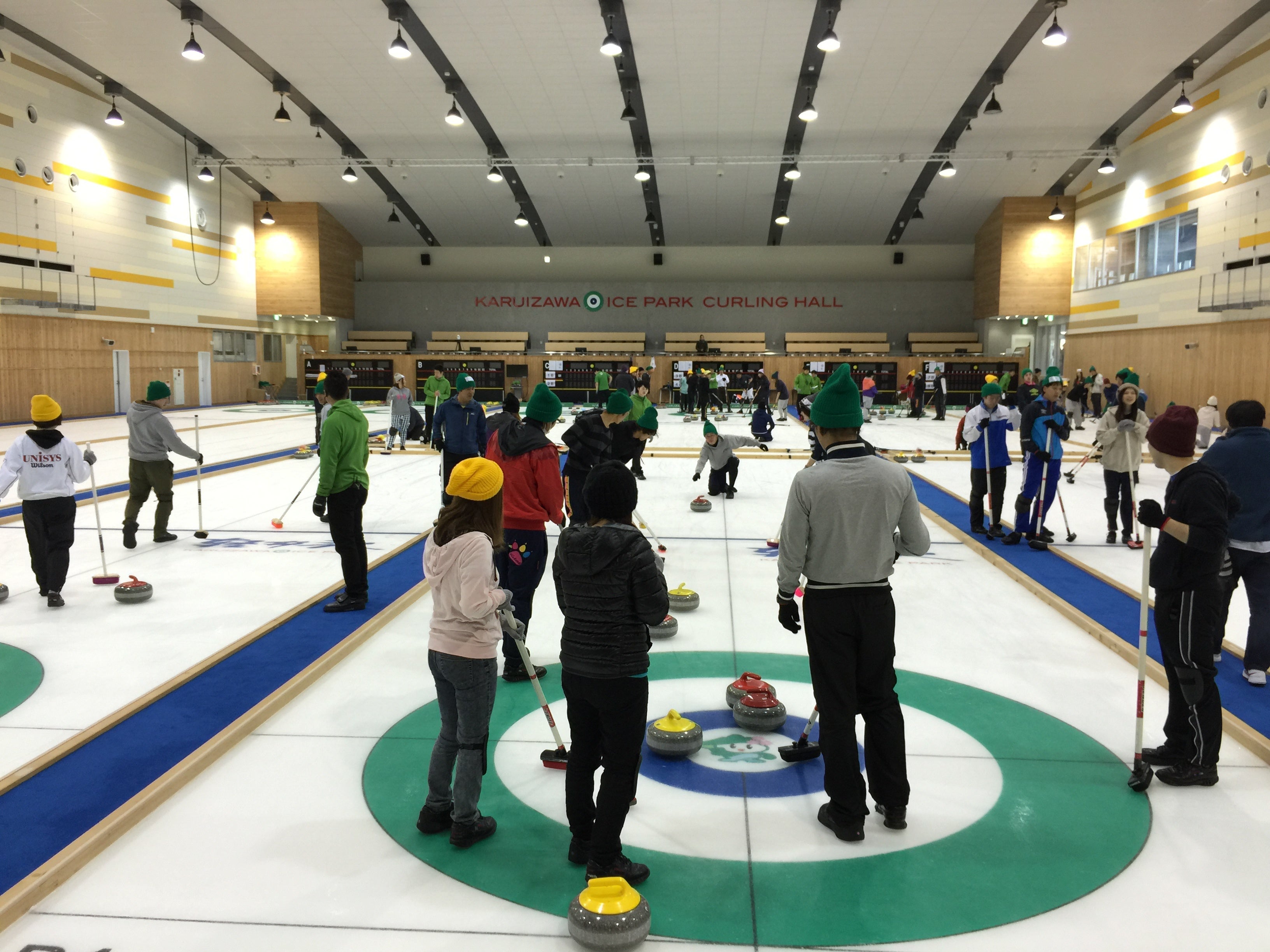 チーム力を高めるカーリング（イメージ）