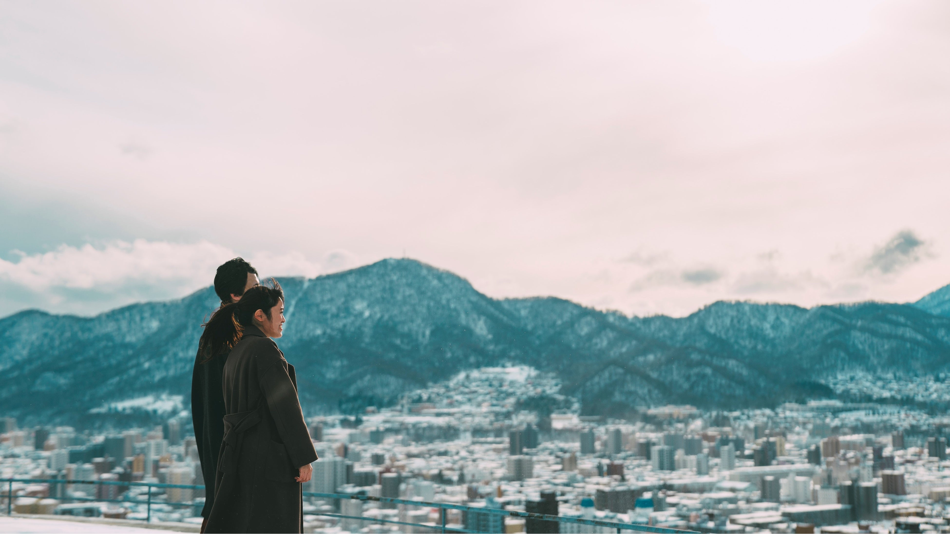 周囲にさえぎるものがない、札幌市内を一望できる絶景体験