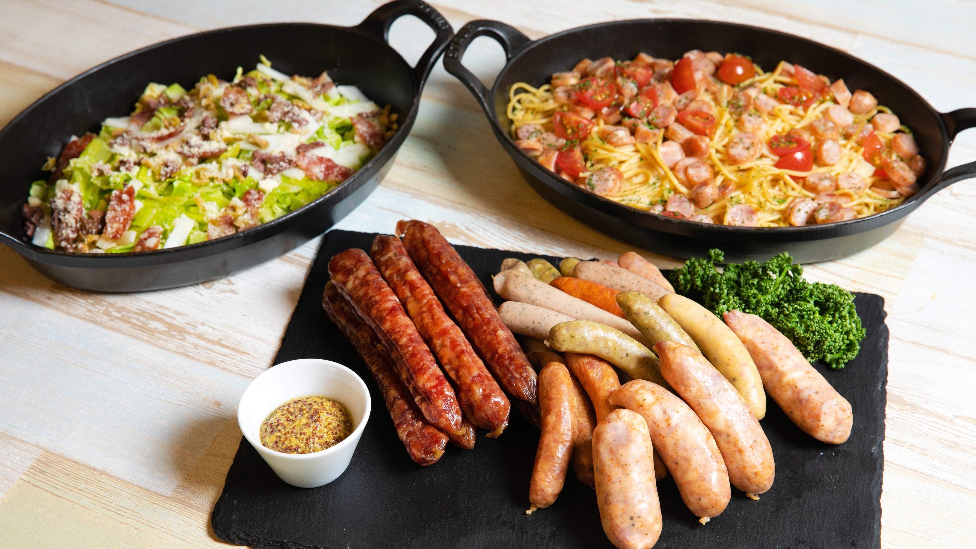 12種のソーセージを使った各種メニュー (イメージ)　 ※ランチ、ディナーブッフェ共通メニュー