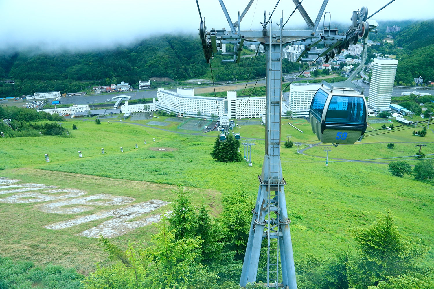 ゴンドラに乗車して筍山山頂付近へ