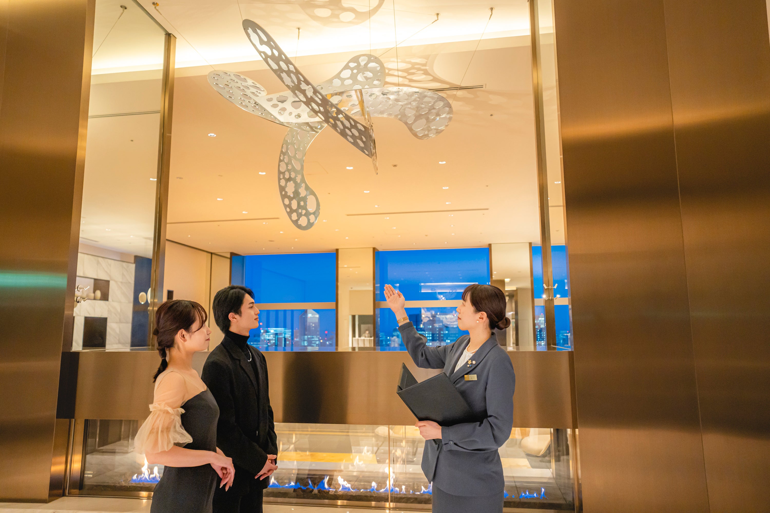 ホテル内のアートを巡る　「Art Tour in Gallery」イメージ